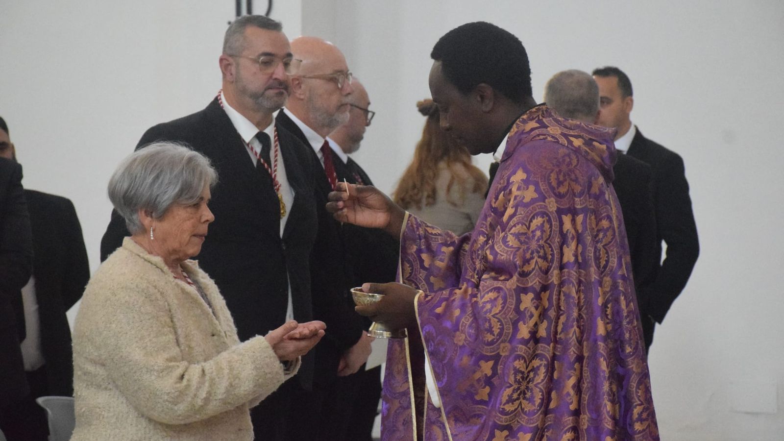 Función Principal y Besapié de la cofradía de la Encrucijada en la parroquia de San José