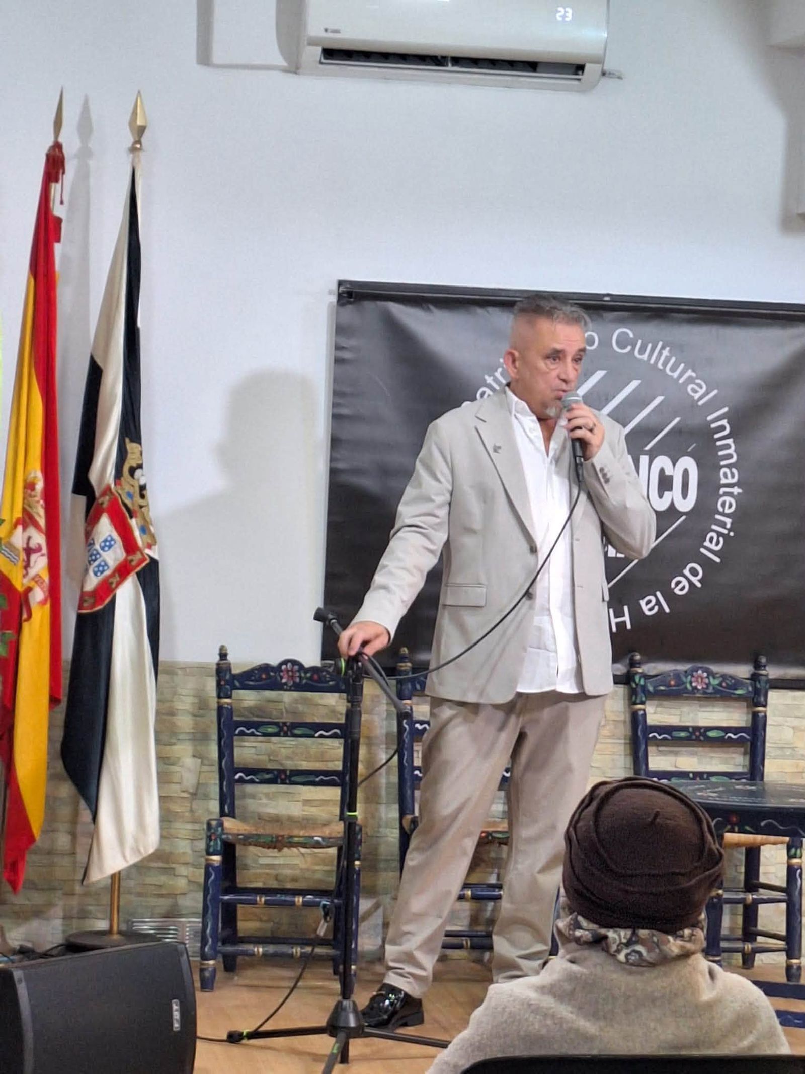 El V Ciclo de Otoño Flamenco en el Estrecho arrancó con el cante de Manuel de la Tomasa