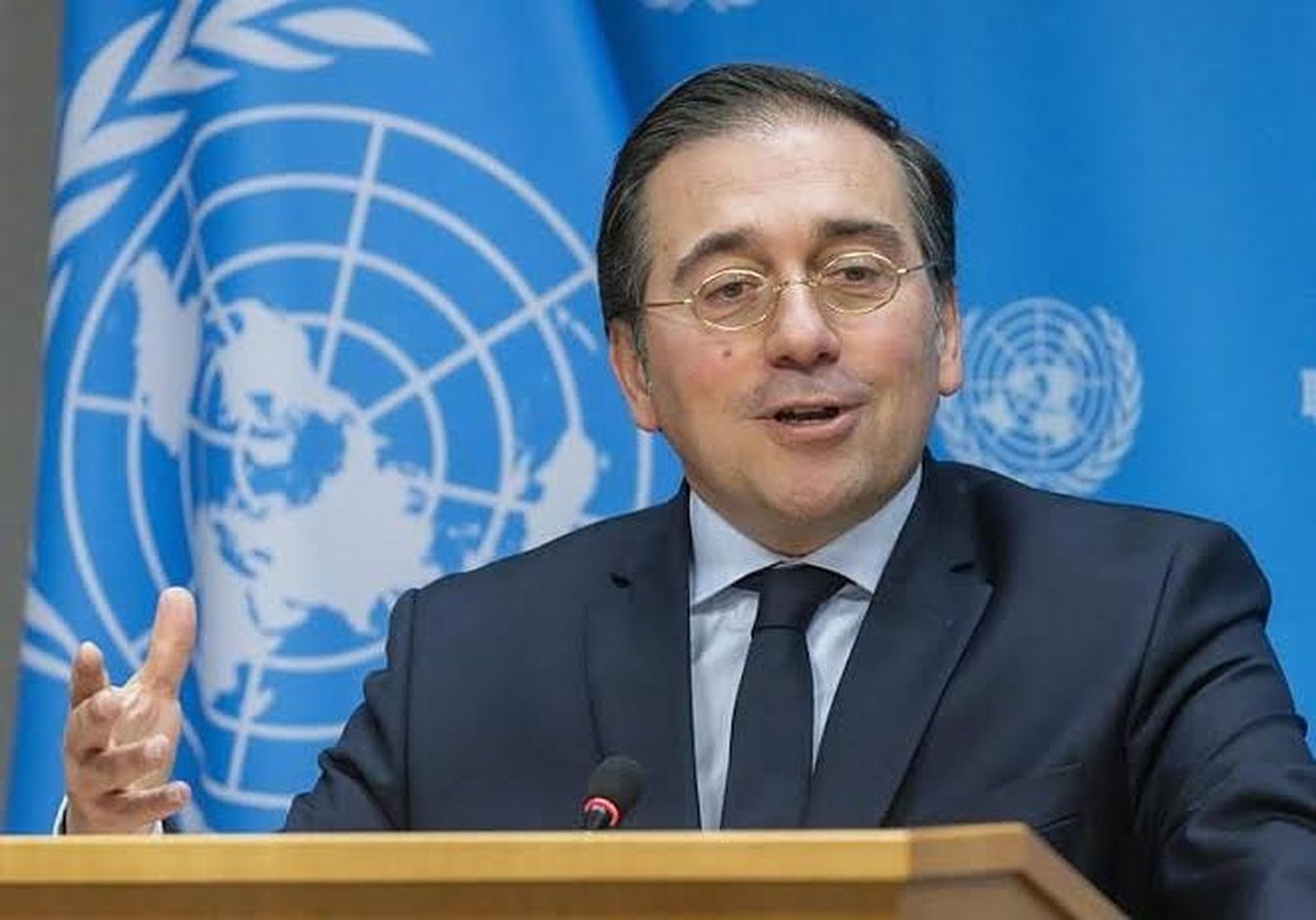 El ministro Albares viajará a Bruselas para controlar las reuniones de Vivas
