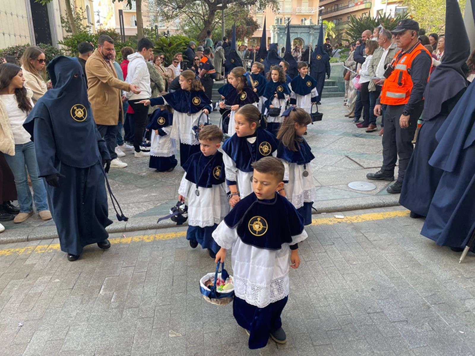 Las Penas conquista el centro de Ceuta con Humildad y Paciencia. / FOTO REDUAN