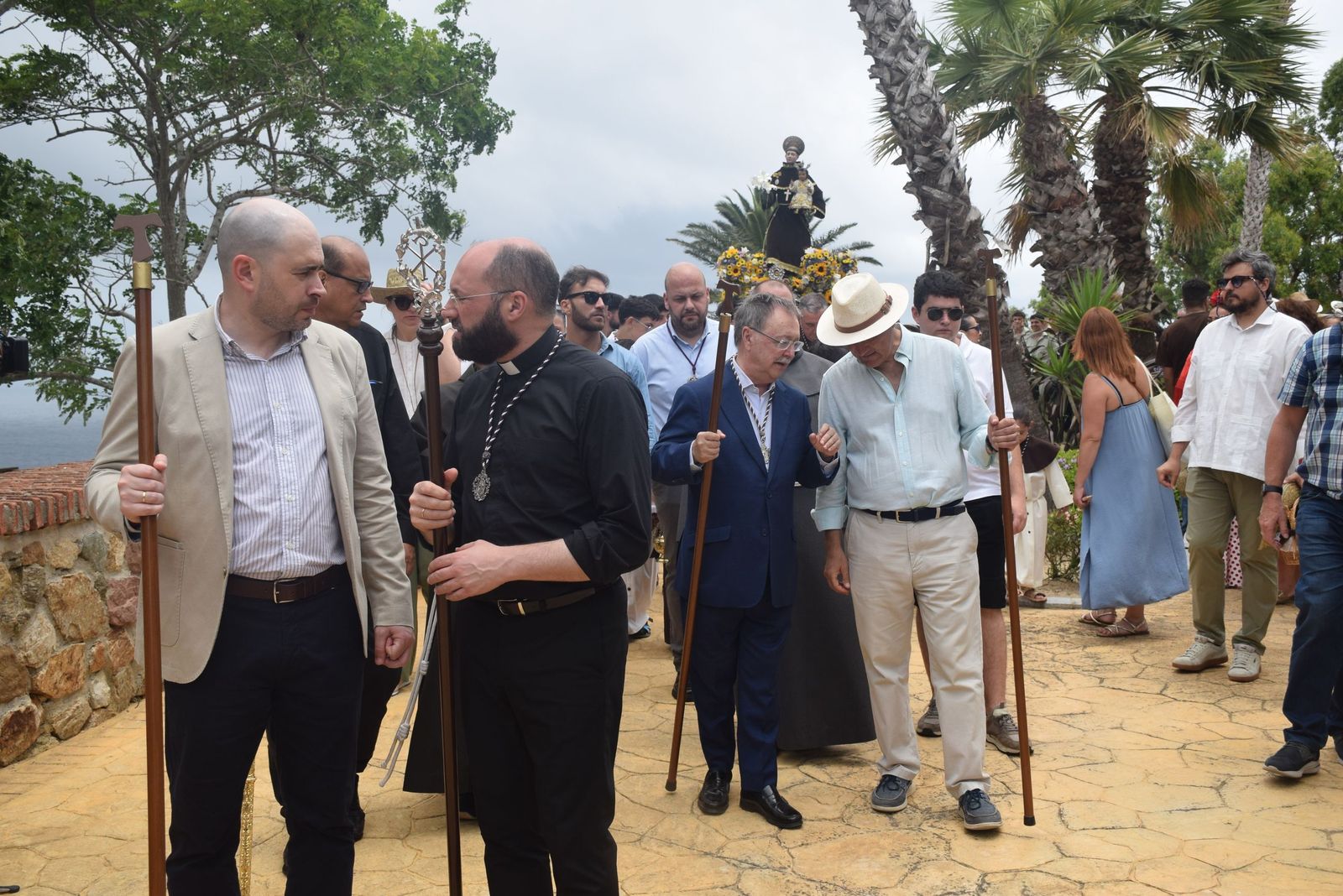 Tradición, fe y calor: Ceuta se vuelca con San Antonio
