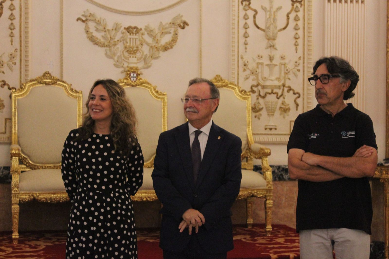 Recepción de Vivas en el Salón del Trono al IES Elisa y Luis Villamil. Recepción de Vivas en el Salón del Trono al IES Elisa y Luis Villamil.