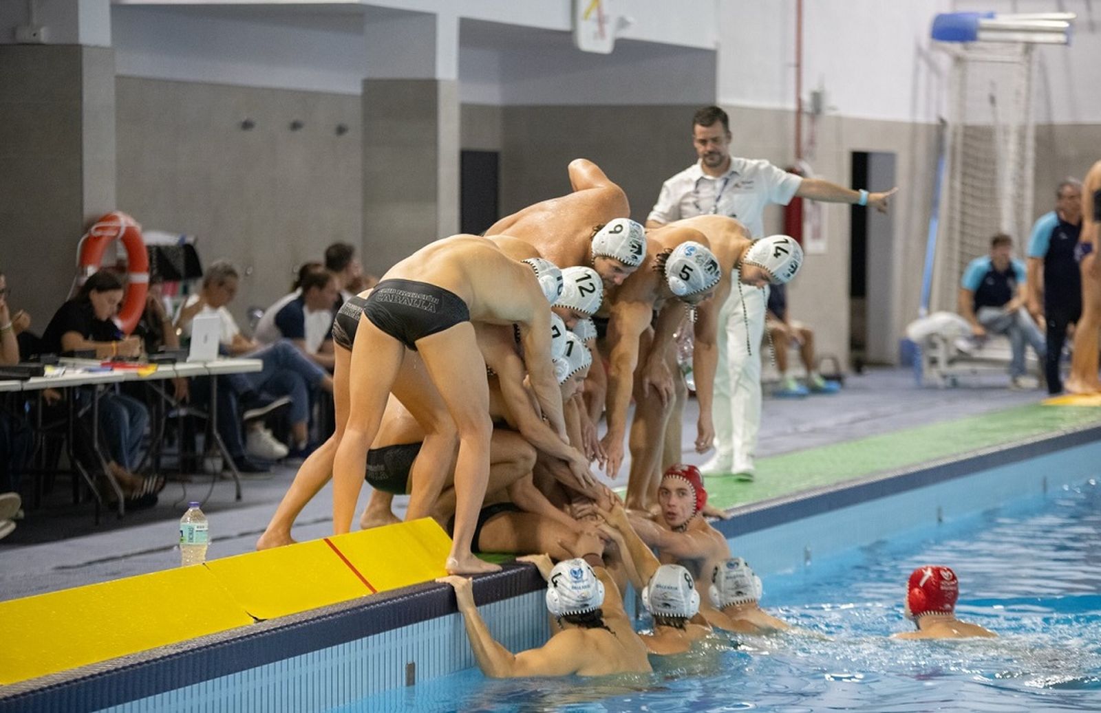 Partido del CN Caballa en la piscina 'Lorena Miranda'