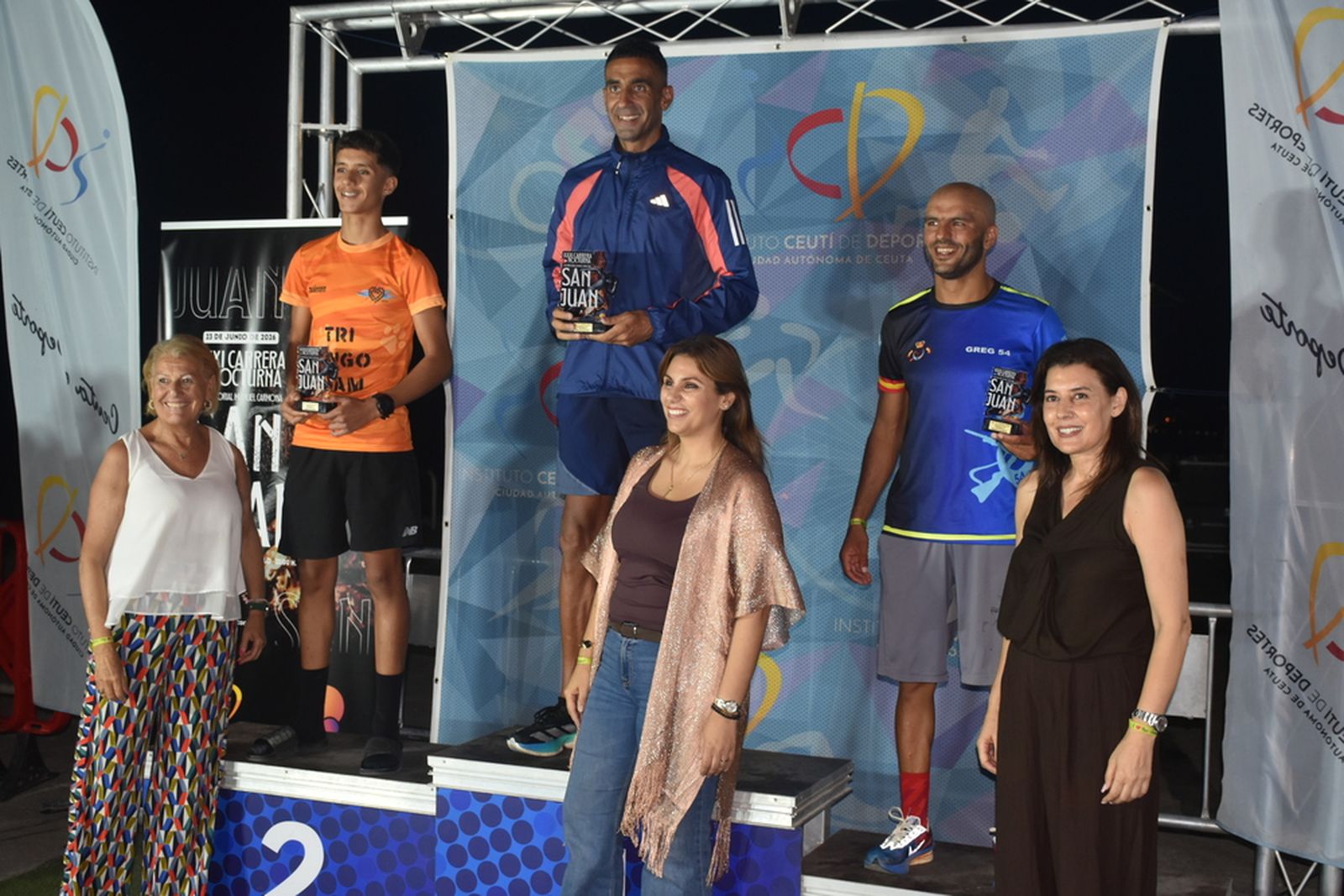 “Bily” y Elena López, reyes de la XXXI carrera popular de San Juan