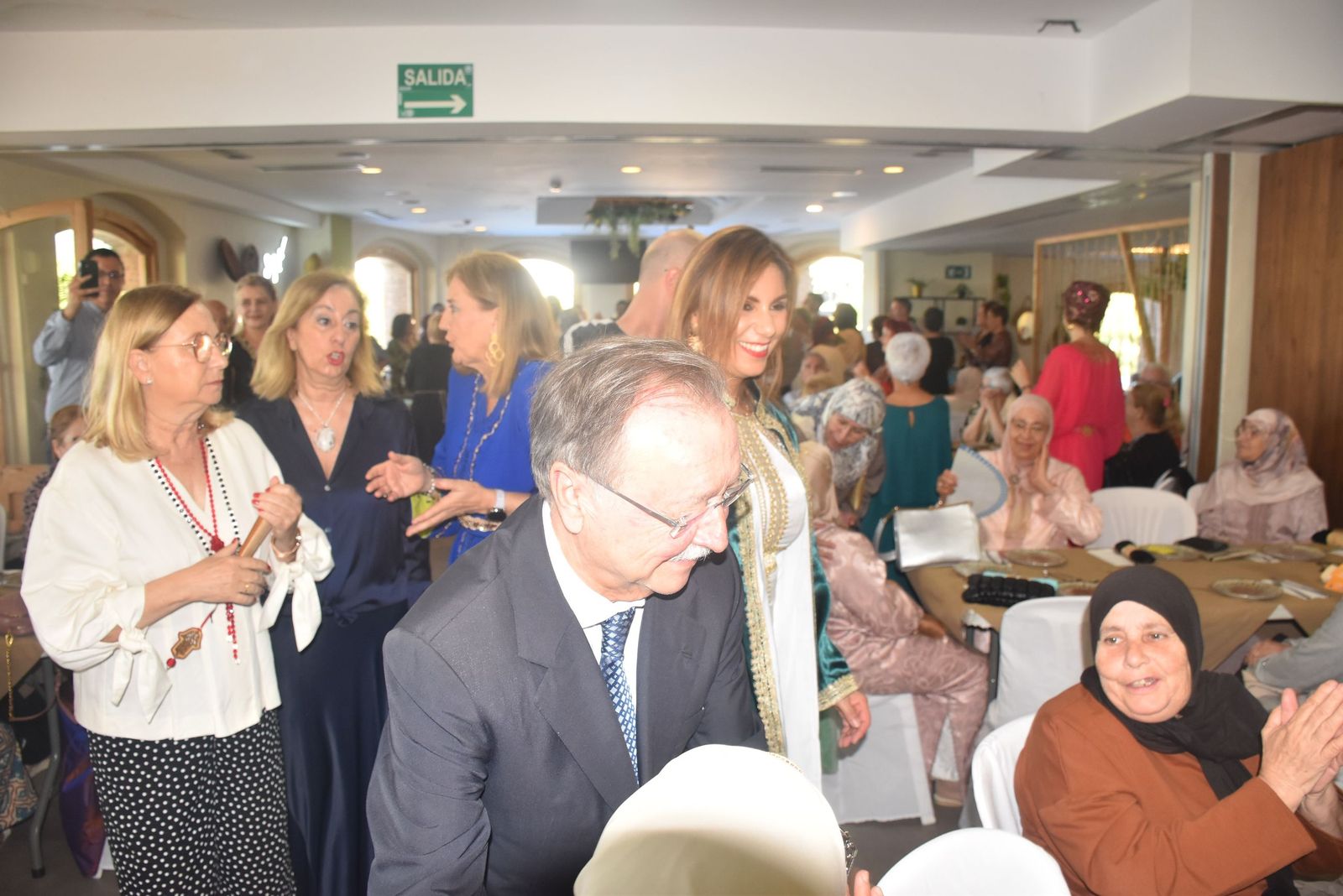 La tradicional Fiesta del Sacrificio reúne a 200 mayores entre música, baile y tradición