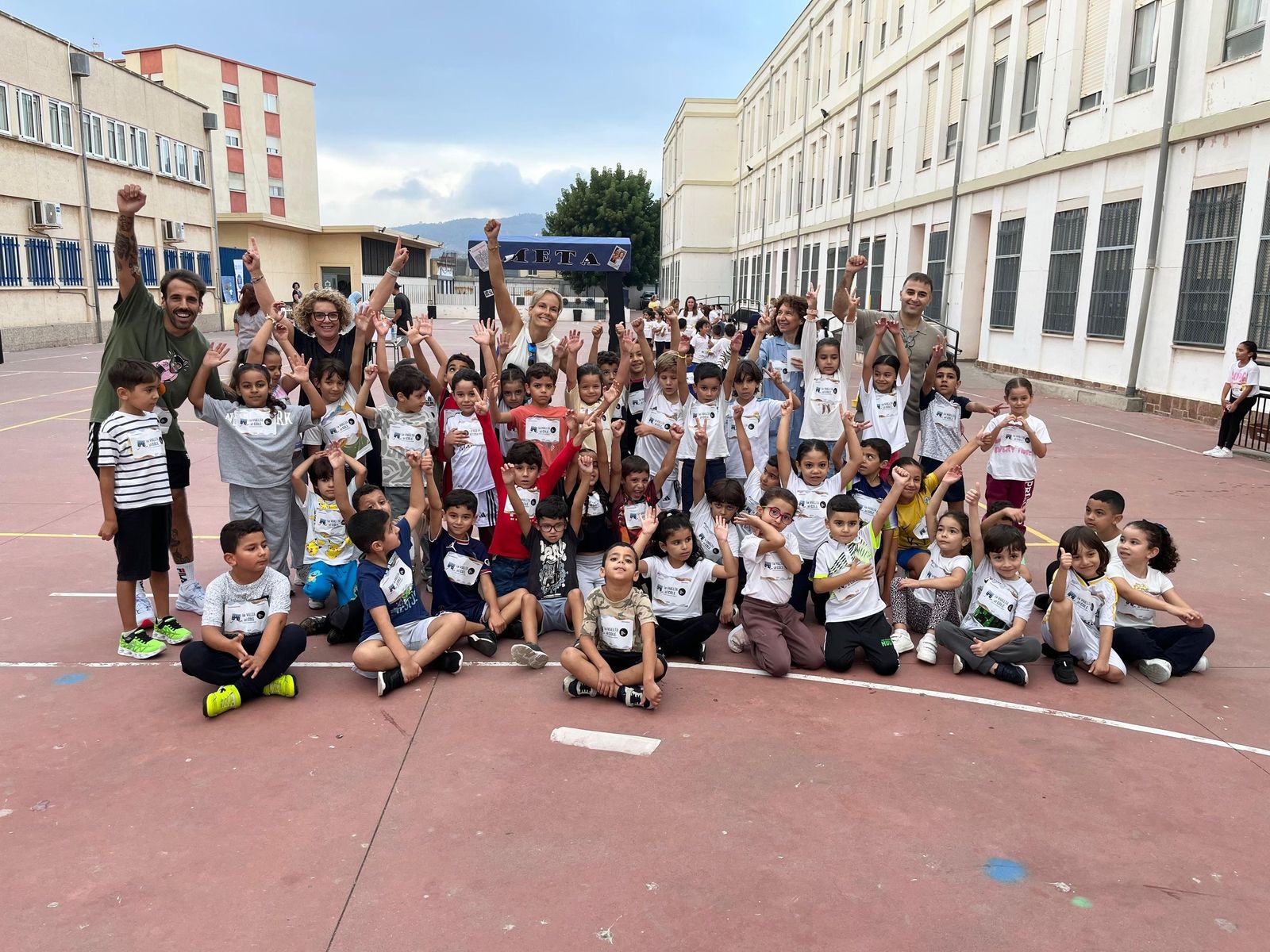 FOTOGALERÍA | Así vivieron “La Vuelta al Cole contra la leucemia infantil” en el CEIP Maestro José Acosta