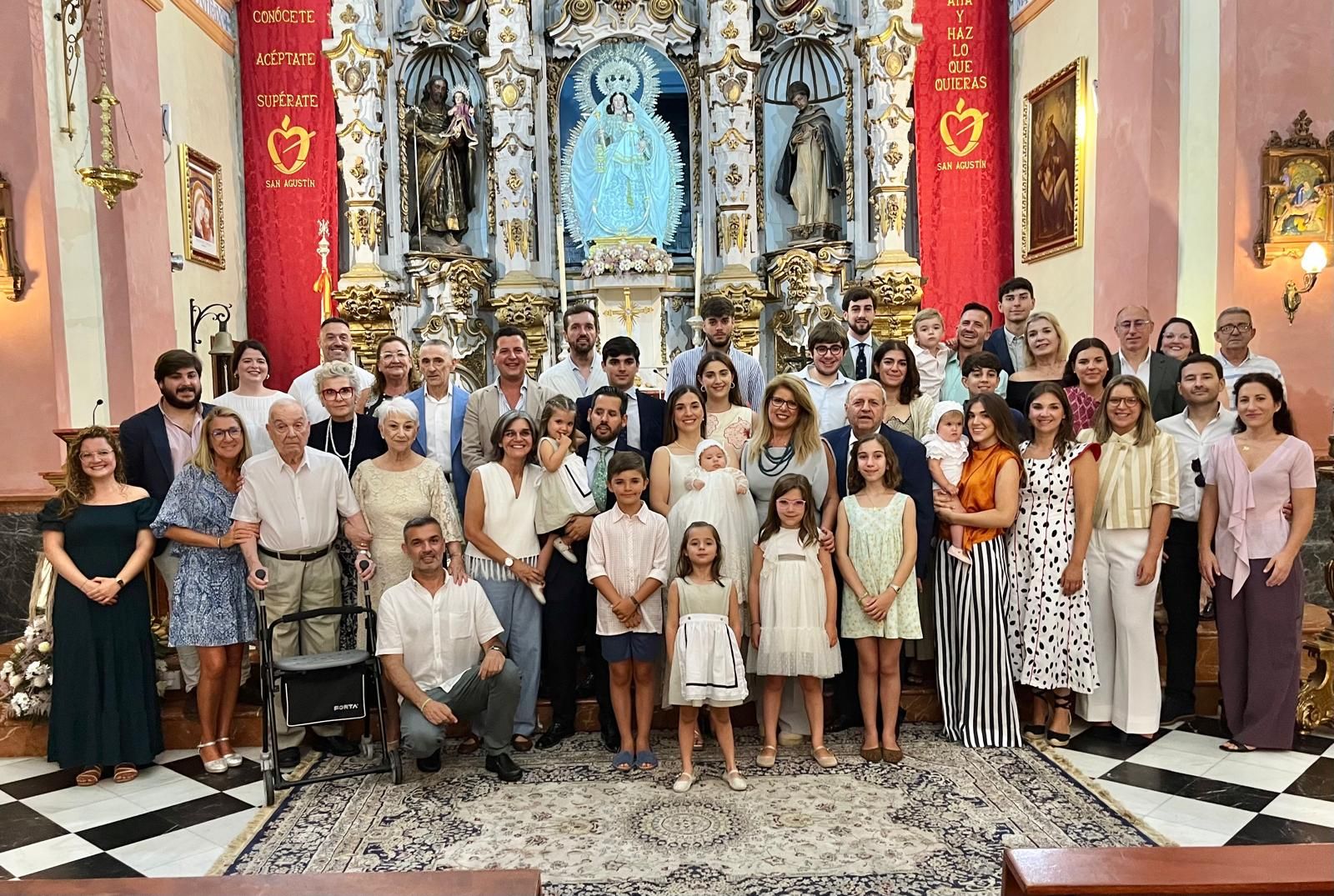 Gonzalo recibió el Sacramento del Bautismo en Los Remedios rodeado de sus familiares