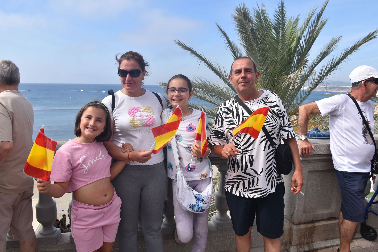 FOTOGALERÍA | Ceuta mira al cielo para celebrar a sus Fuerzas Armadas