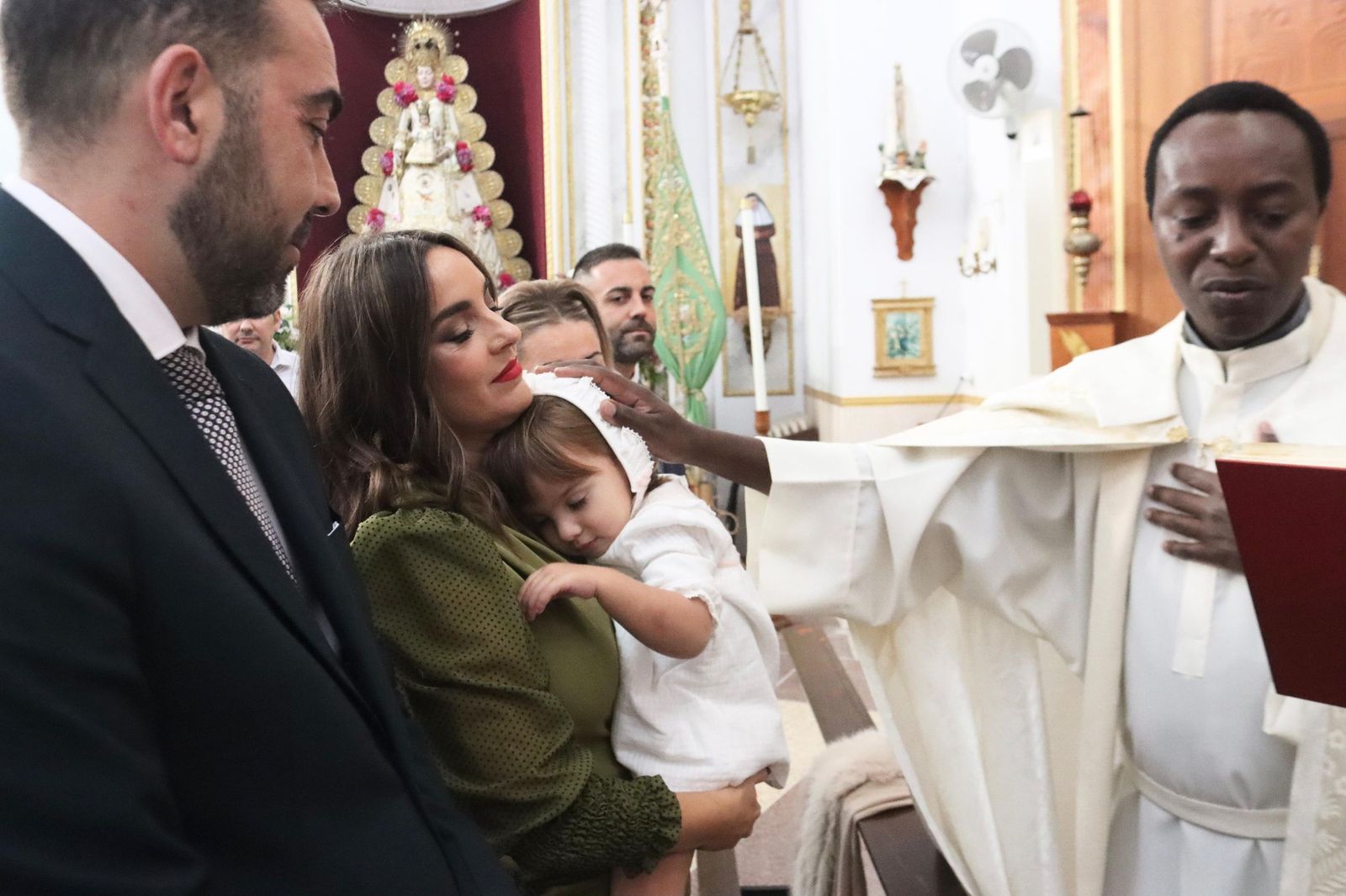 FOTOGALERÍA | Fabiola recibe el Sacramento del Bautismo en Santa Teresa