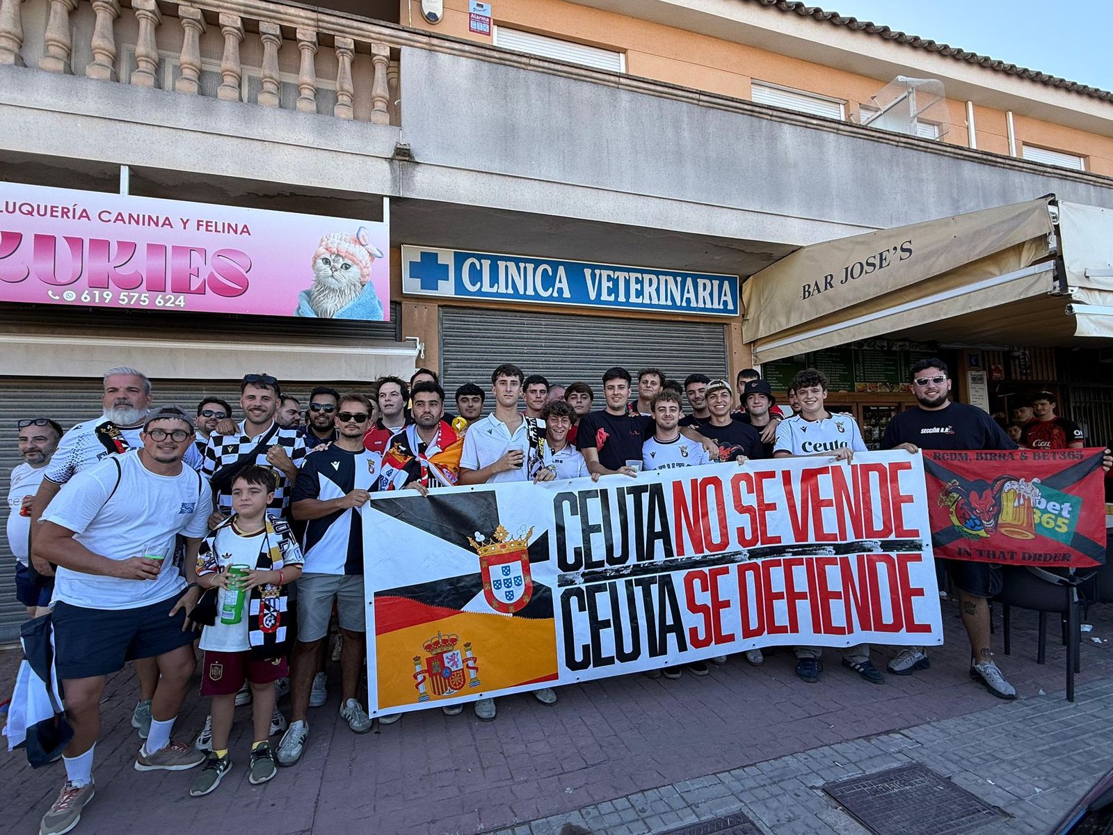 Gran  ambiente caballa antes de iniciar el encuentro ante el RCD Mallorca en el estadio Son Moix