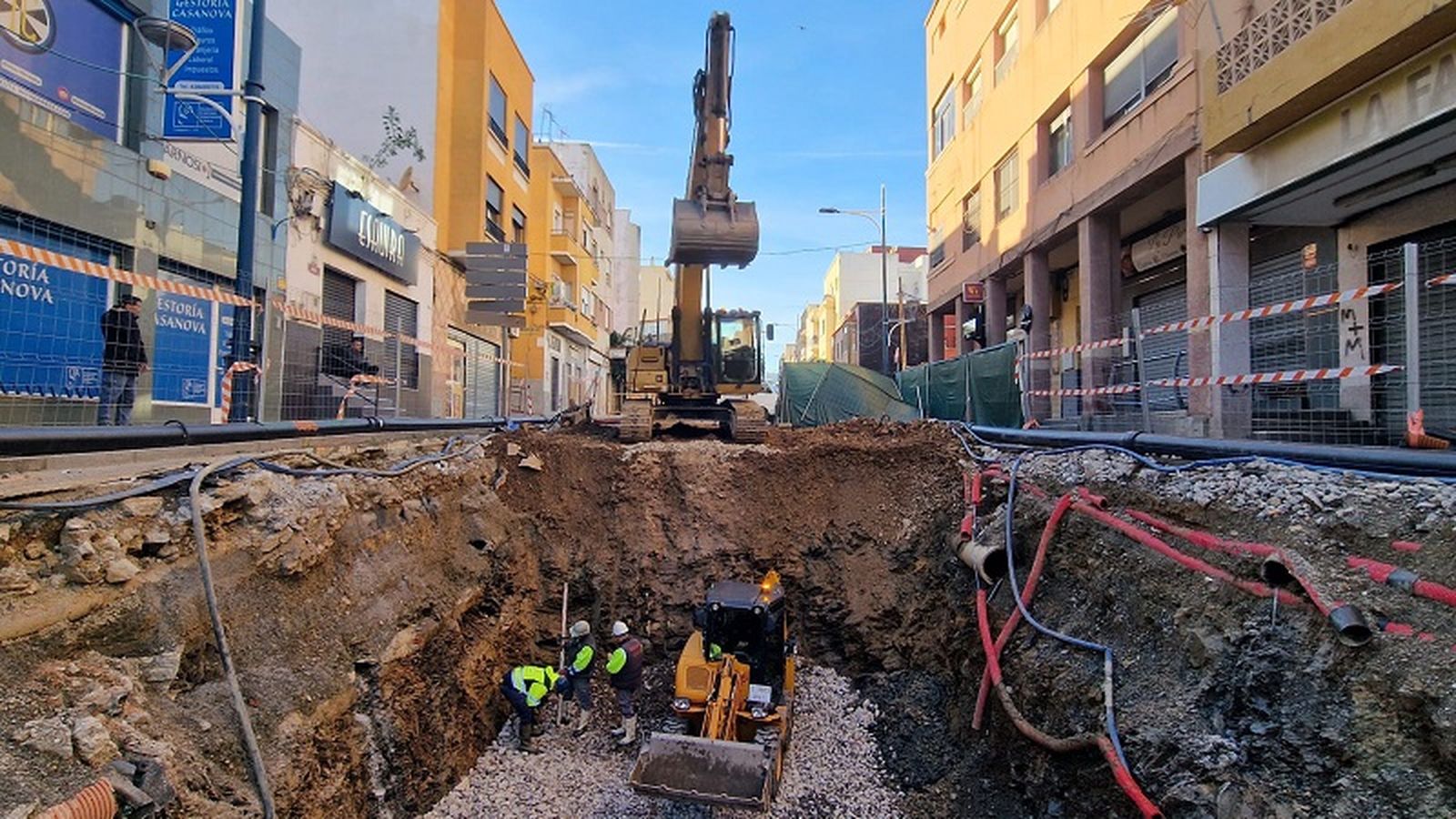 Las obras avanzan en su segunda fase y el corte es total hasta el acuartelamiento de Regulares
