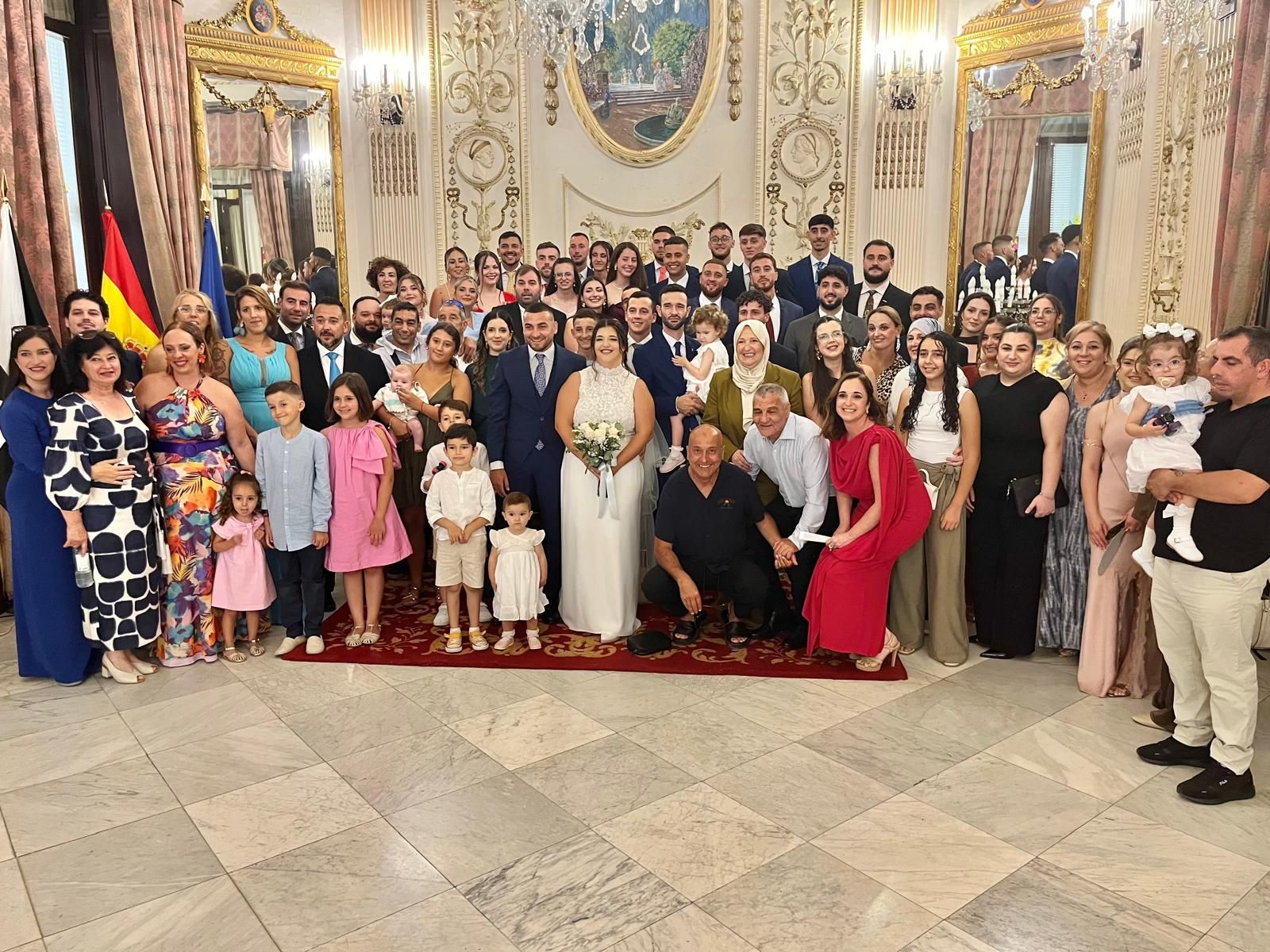 Omar y Claudia sellan su amor en el Salón del Trono