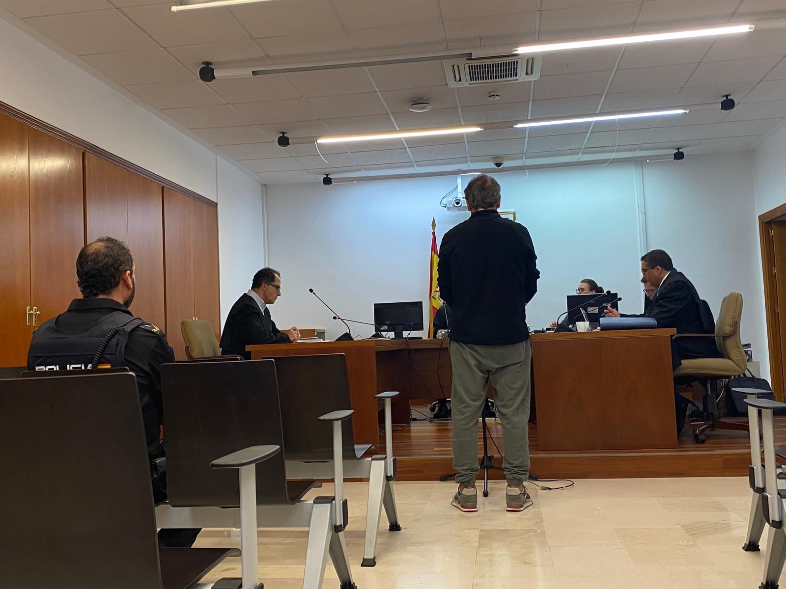 M.A.S. reconoce los hechos ante el tribunal.