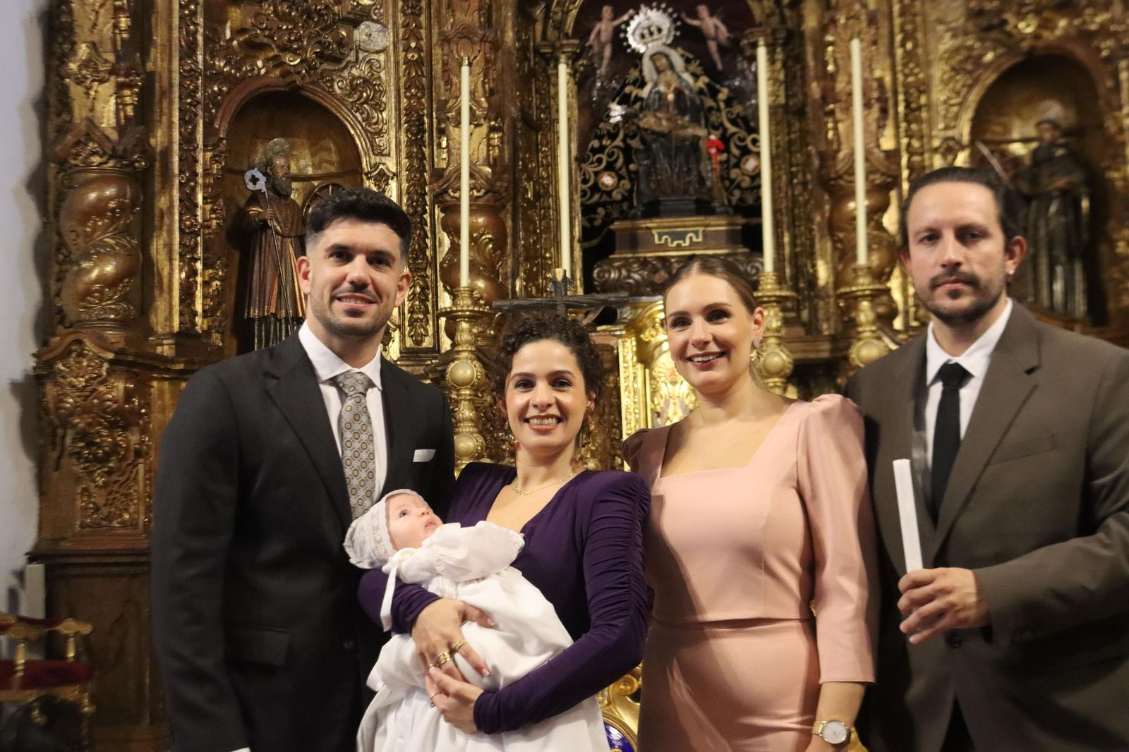 Airam, Carla y Triana reciben el bautismo en la iglesia de Los Remedios