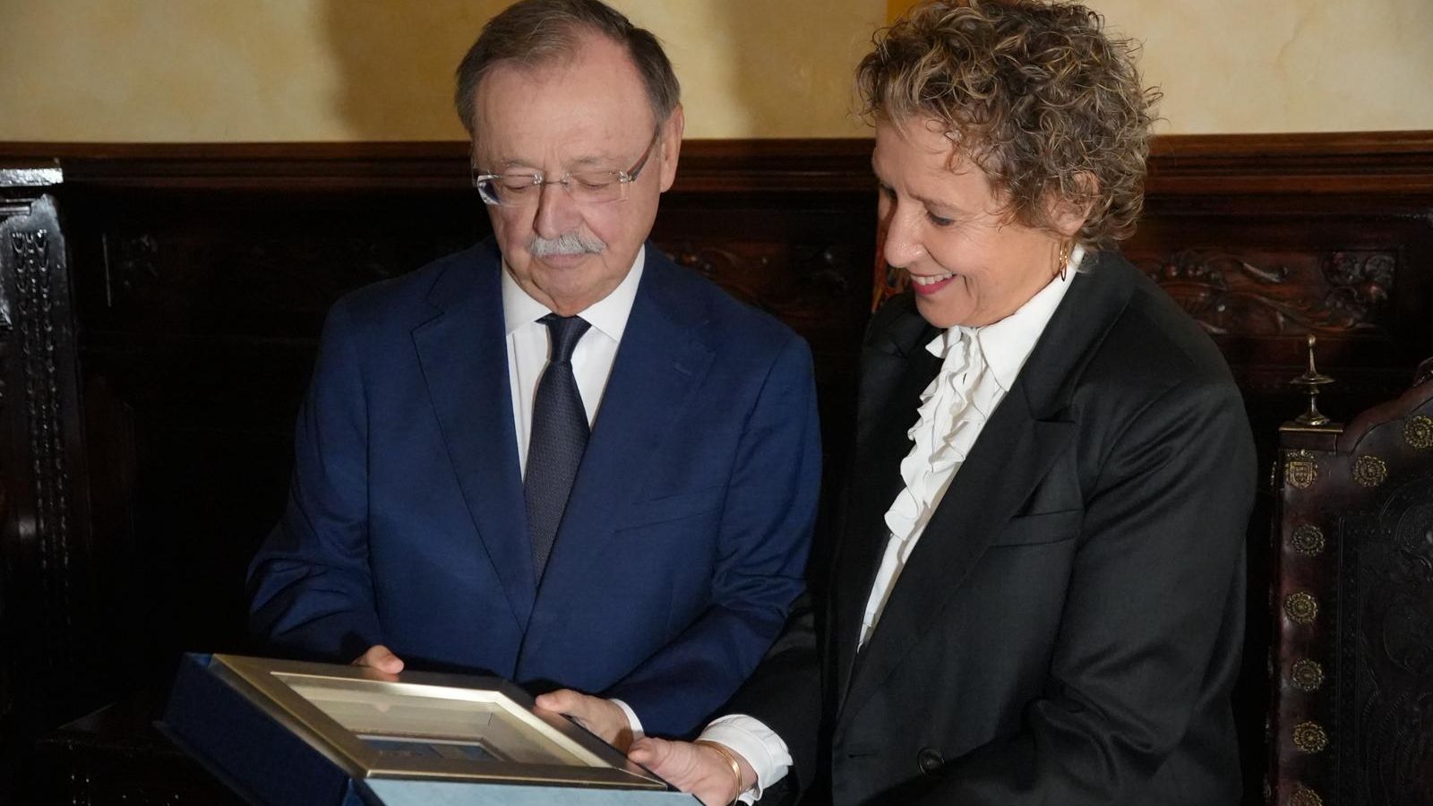 Vivas y Calvo, durante la visita de la secretaria de Estado al Palacio Autonómico