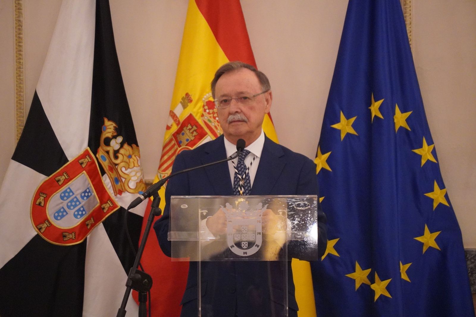 Así ha sido la imposición de la Medalla de Plata de la Ciudad a Caballería