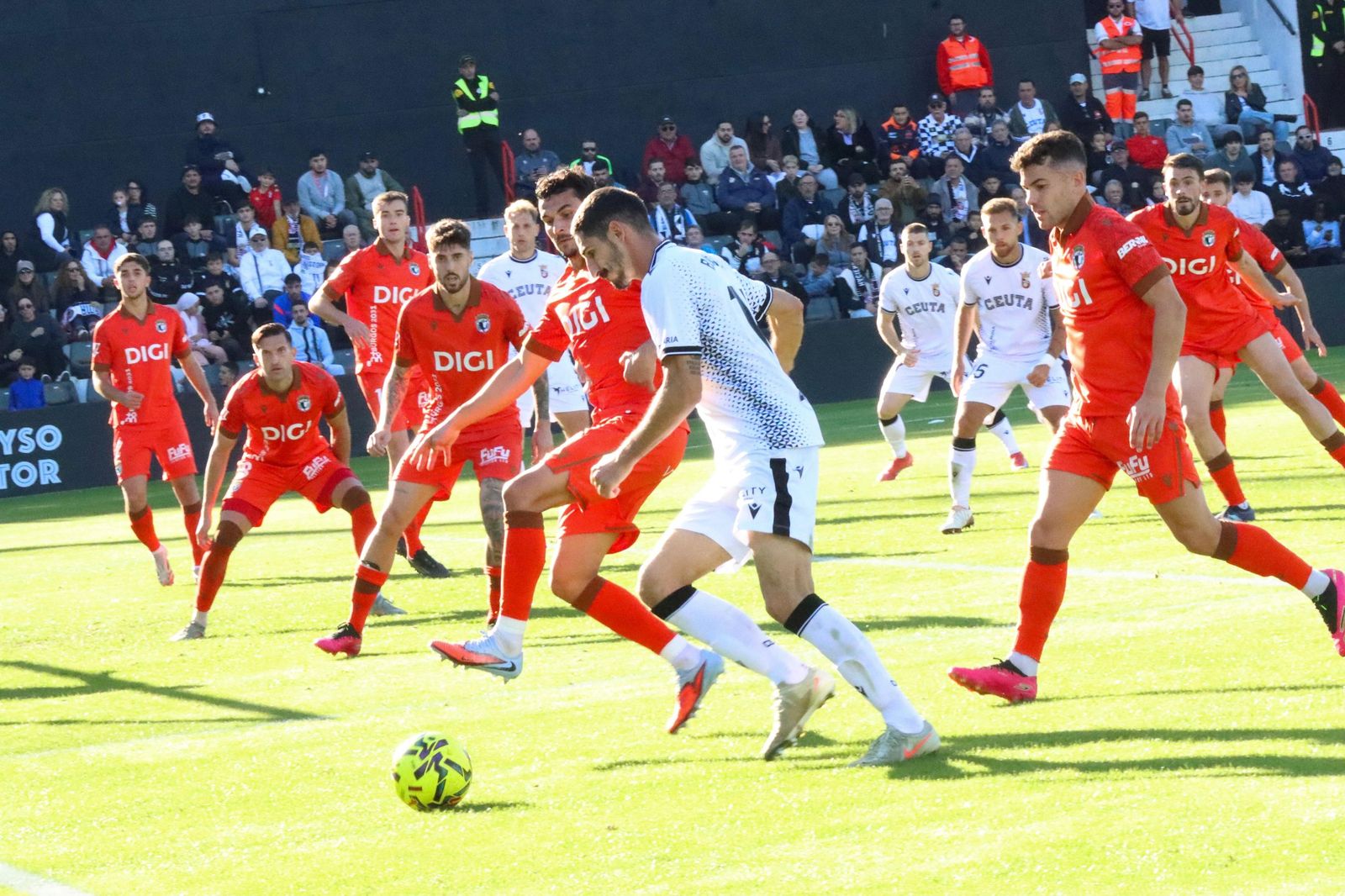 FOTOGALERÍA | Así se vivió la sexta victoria ceutí en el Alfonso Murube