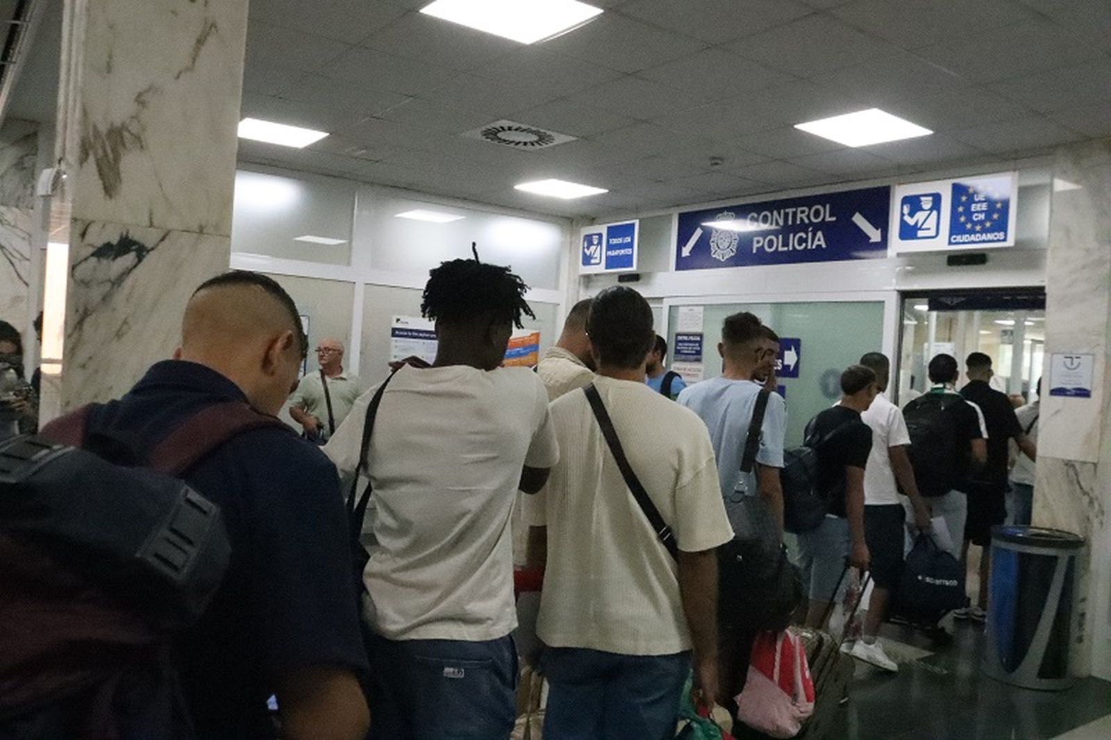 Reciente salida de residentes del CETI en ferry. / FOTO REDUAN
