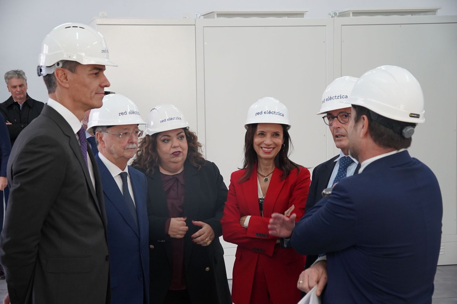 El presidente visita la subestación eléctrica que conectará Ceuta con la península