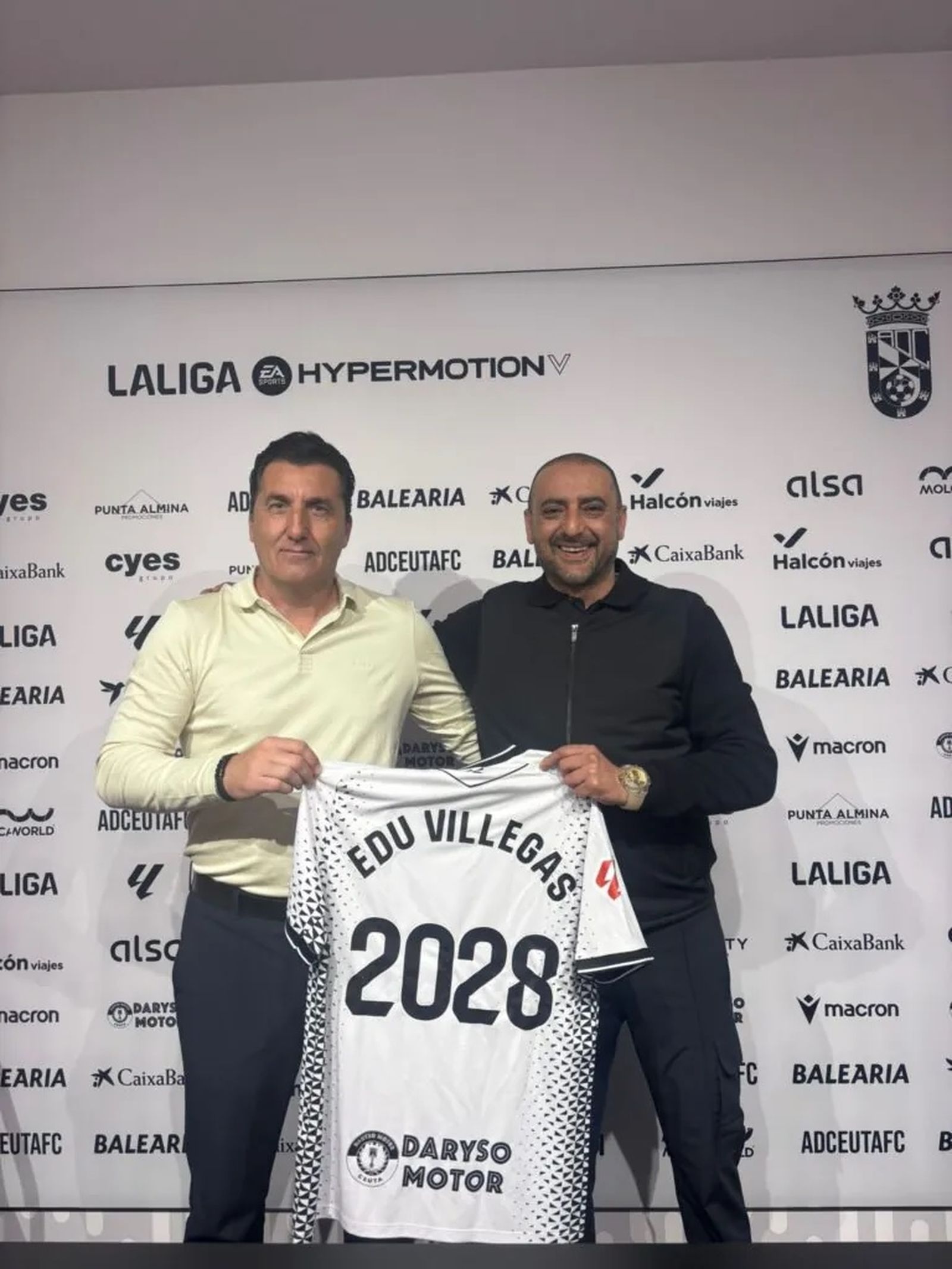 Edu Villegas renueva hasta 2028 y consolida el ambicioso proyecto deportivo de la AD Ceuta FC