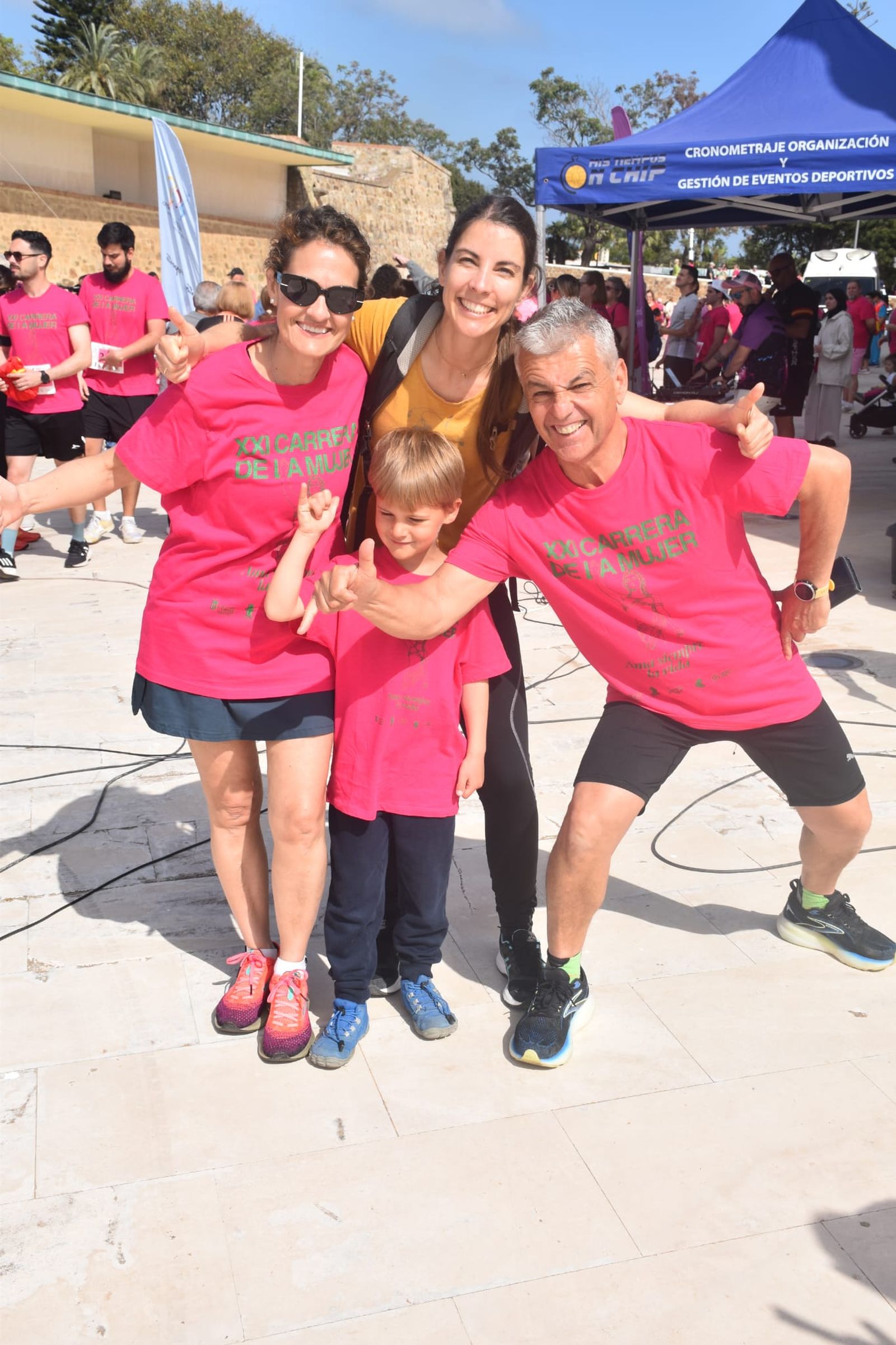 Ceuta se viste de rosa para abrazarse a la vida