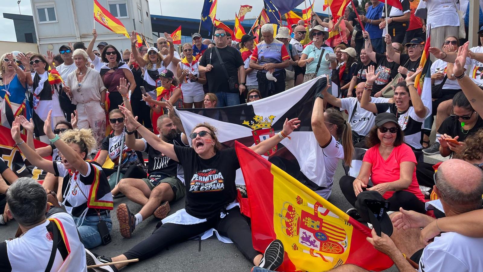 Marcha ciudadana hacia el Tarajal por la españolidad de Ceuta y la protección de la frontera