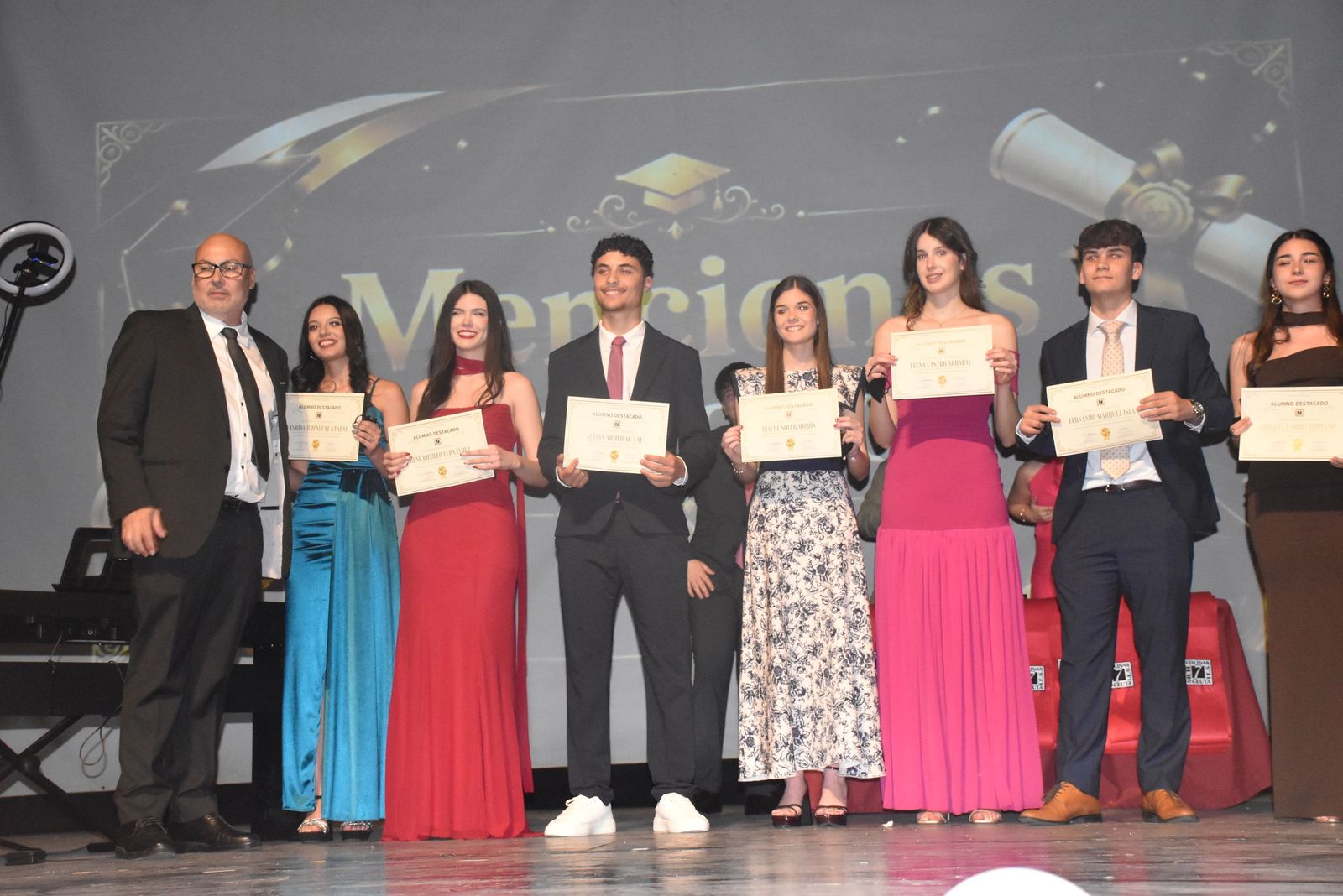 La promoción de Bachillerato del Siete Colinas “no quiere acabar el curso”, pero ya se ha graduado