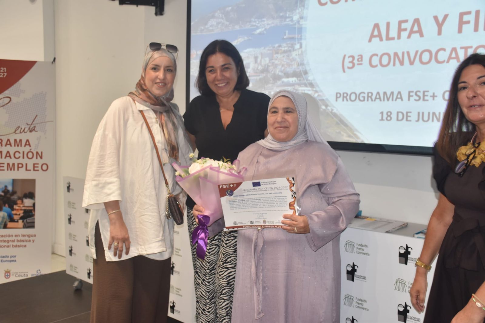 Más de medio año de esfuerzo tiene premio: los alumnos de los programas europeos reciben sus diplomas
