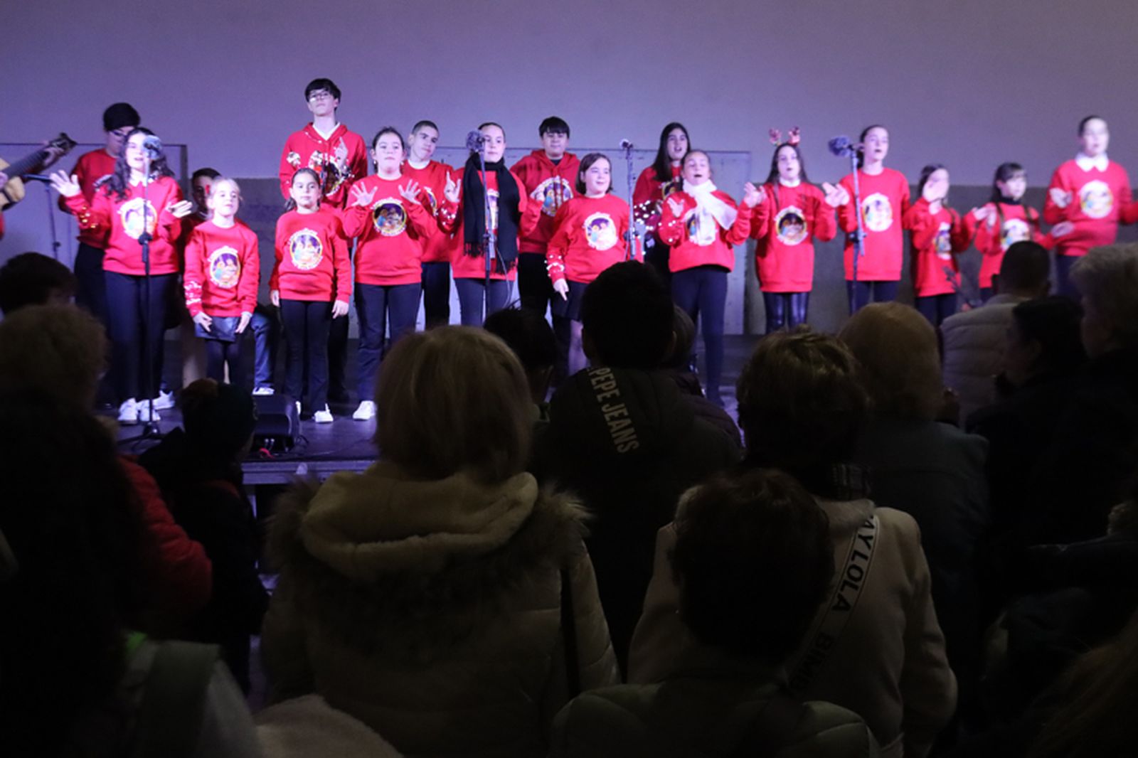 FOTOGALERÍA | Polvoroná infantil y mercadillo en la plaza Nelson Mandela