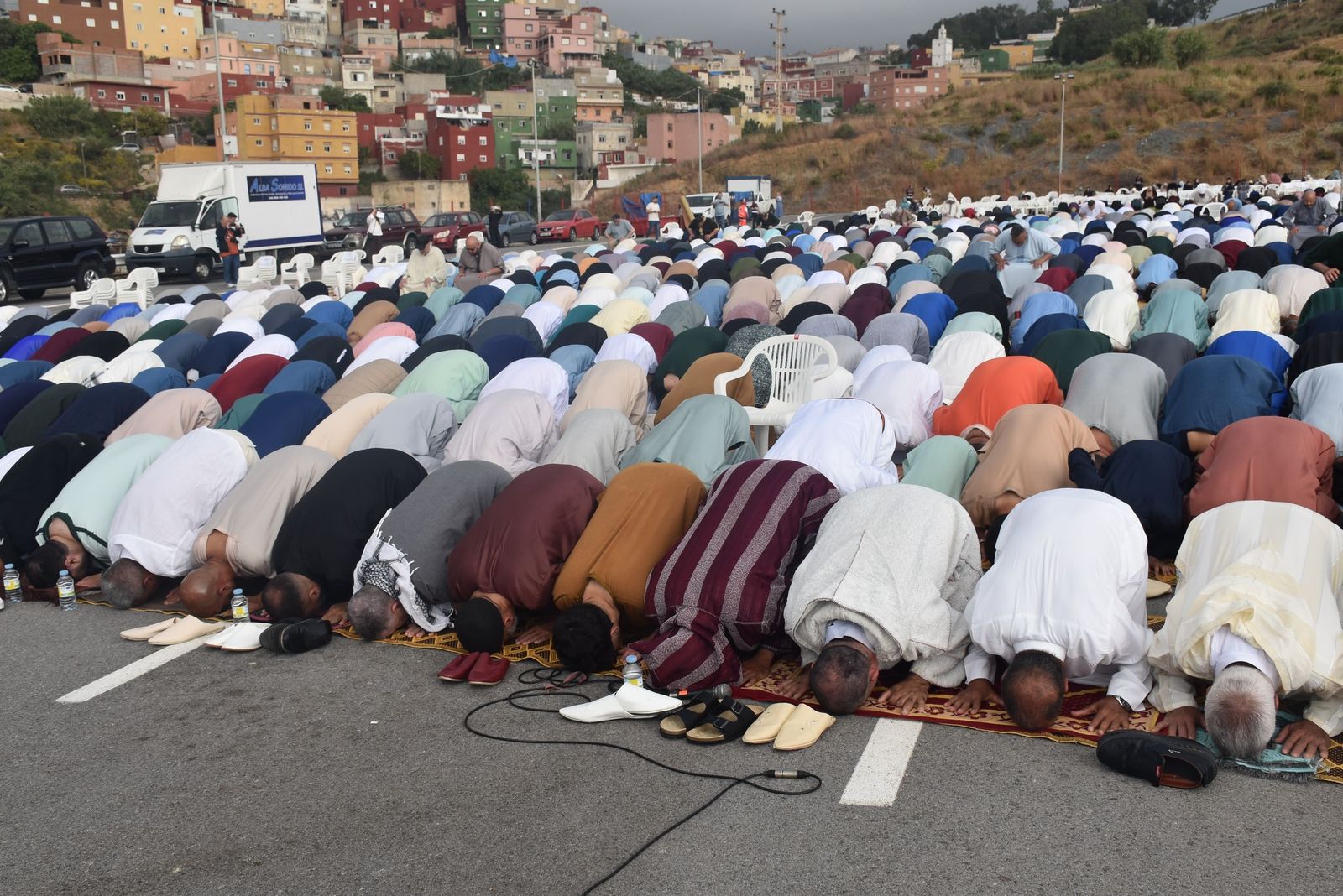 Devoción y respeto en otro rezo multitudinario en Ceuta