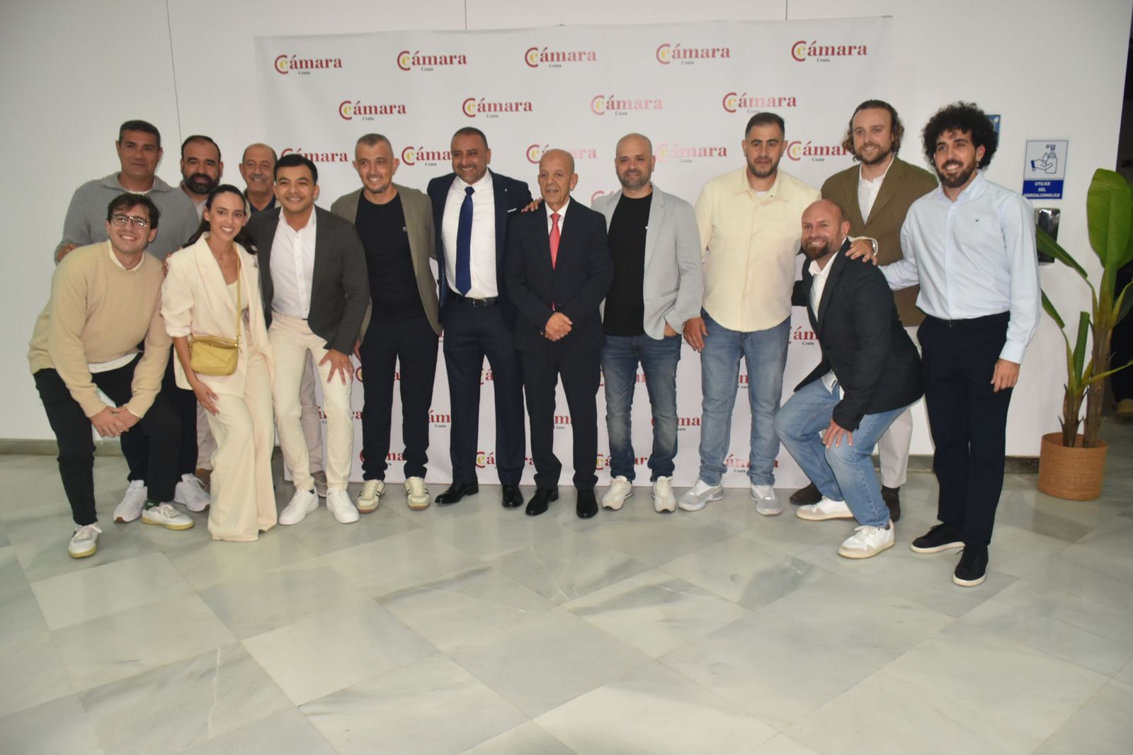 Luhay Hamido recibe la Medalla de Oro de la Cámara por su compromiso con el deporte ceutí