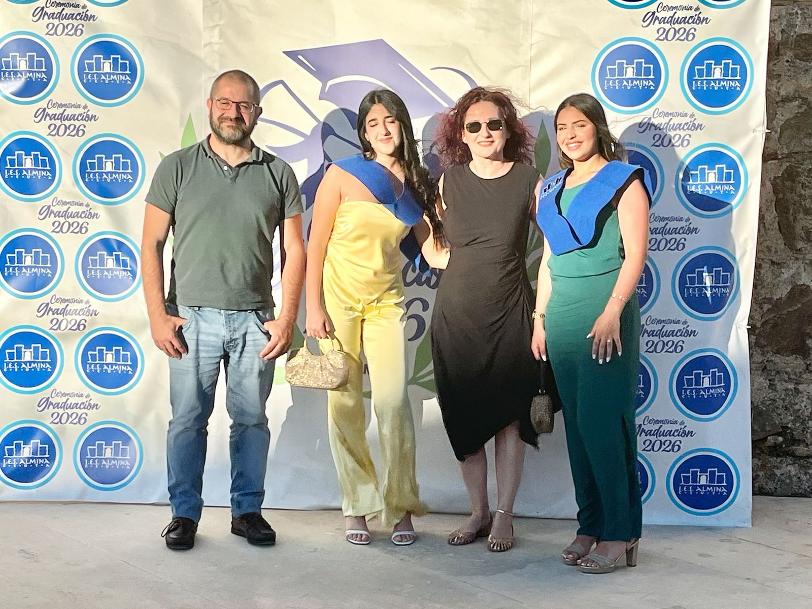El Almina celebra un multitudinario acto de graduación de 300 alumnos