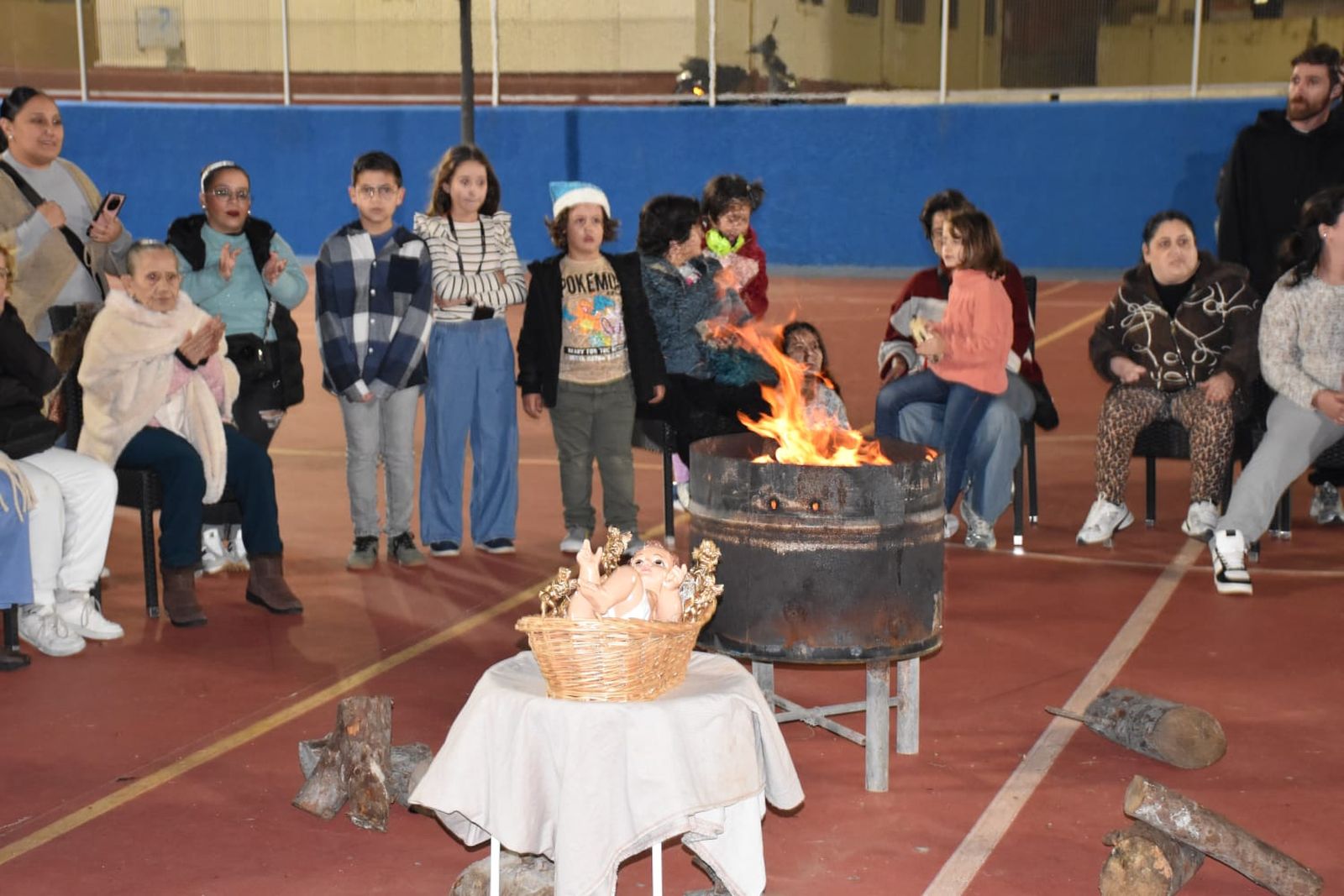 El Polígono celebra su primera Zambomba Flamenca con música y tradición