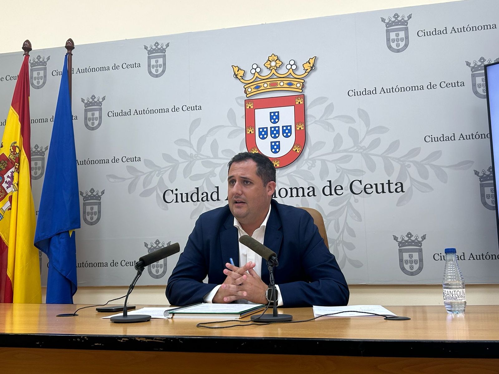 El portavoz del Gobierno, Alejandro Ramírez, durante la rueda de prensa de este martes