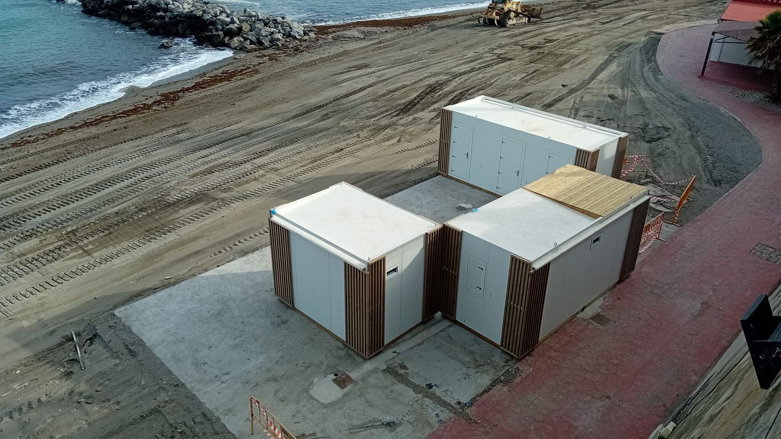 Se han renovado todos los módulos en las playas de Ceuta con una tamaño de 3x3 metros