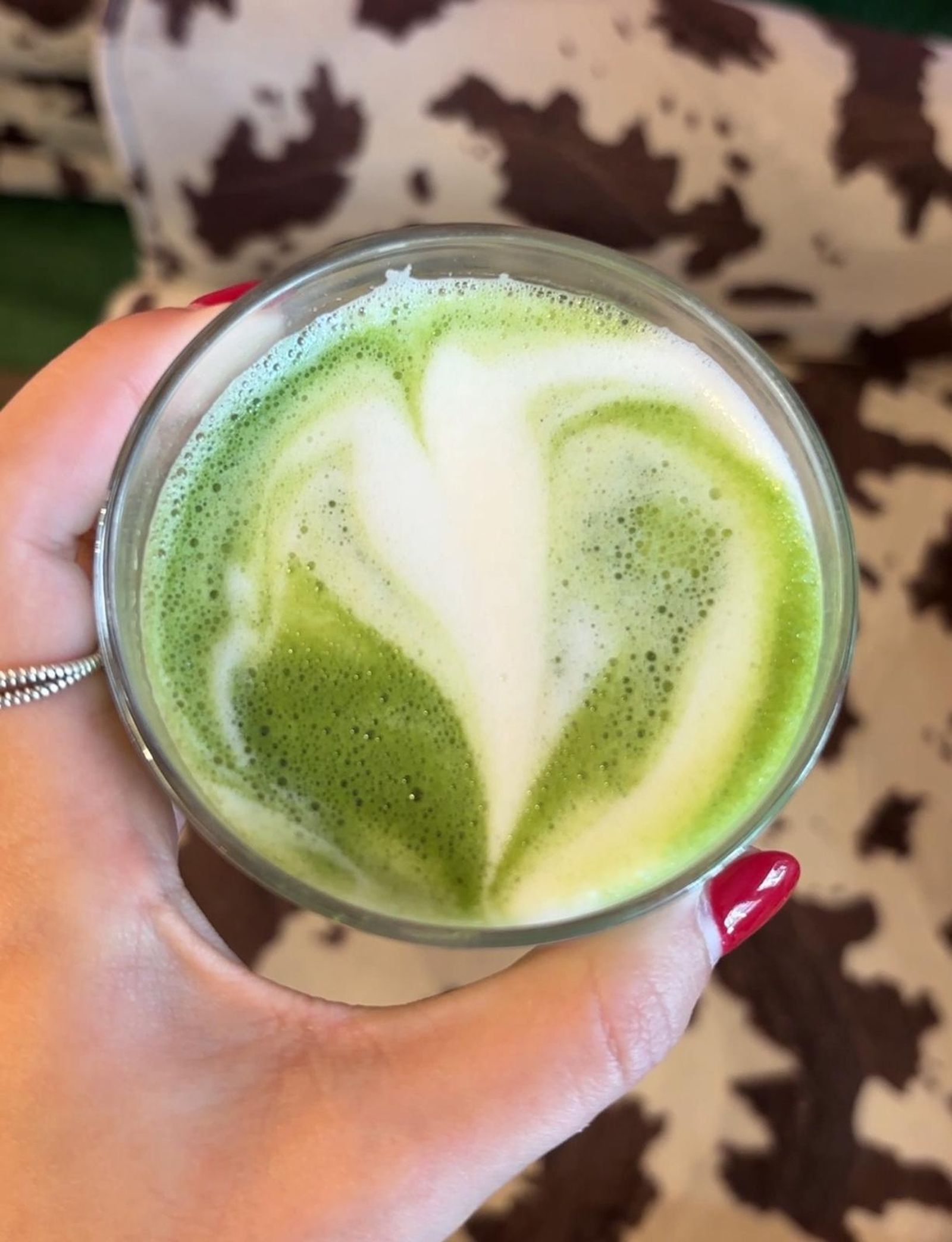 El auge del matcha conquista las cafeterías y despierta la curiosidad de los consumidores en Ceuta