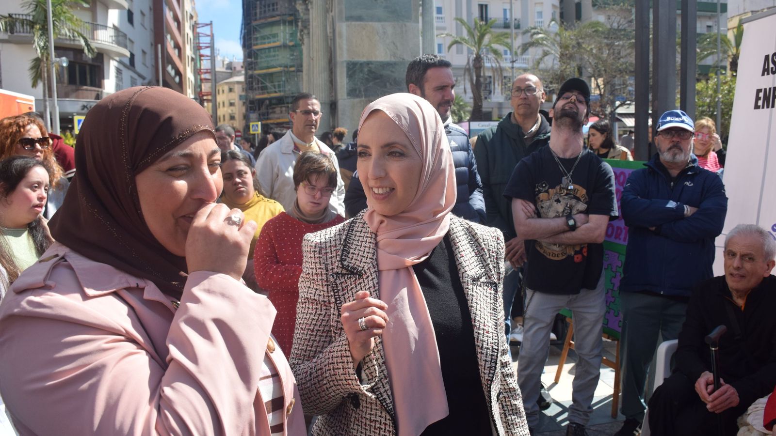 Acto de ADEN en la plaza de los Reyes con motivo del Día de las Enfermedades Raras