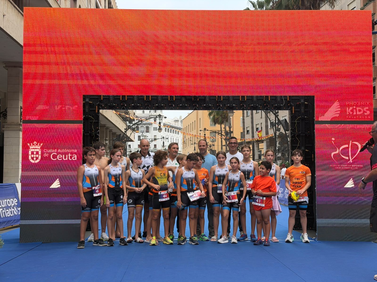 Los aficionados al triatlón en Ceuta se reúnen para participar en el Acuatlón Popular 'Juan Mur' y en la Phoenix Kids Triathlon