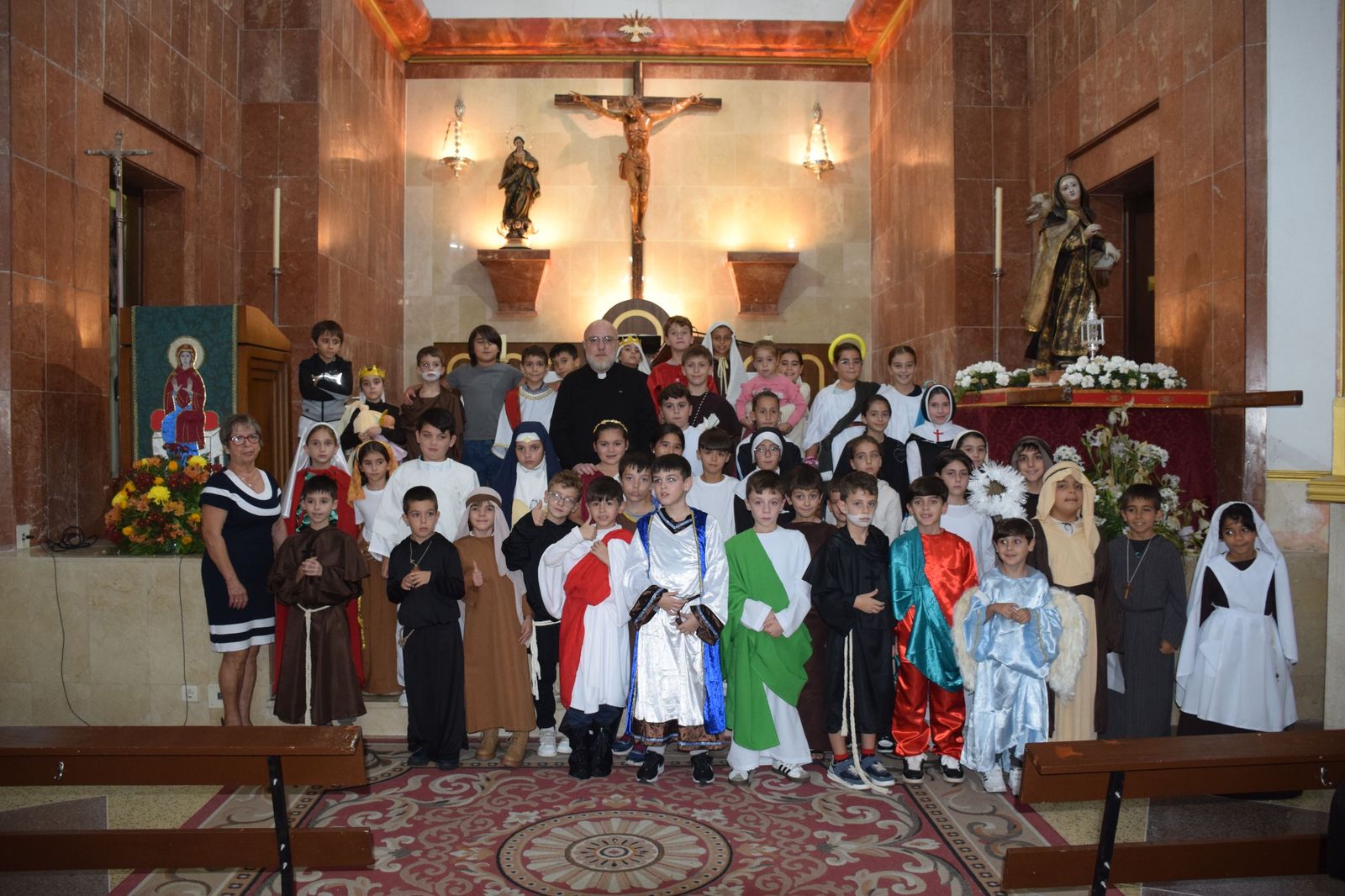 FOTOGALERÍA | Celebración del Día de Todos los Santos en la parroquia de Santa Teresa