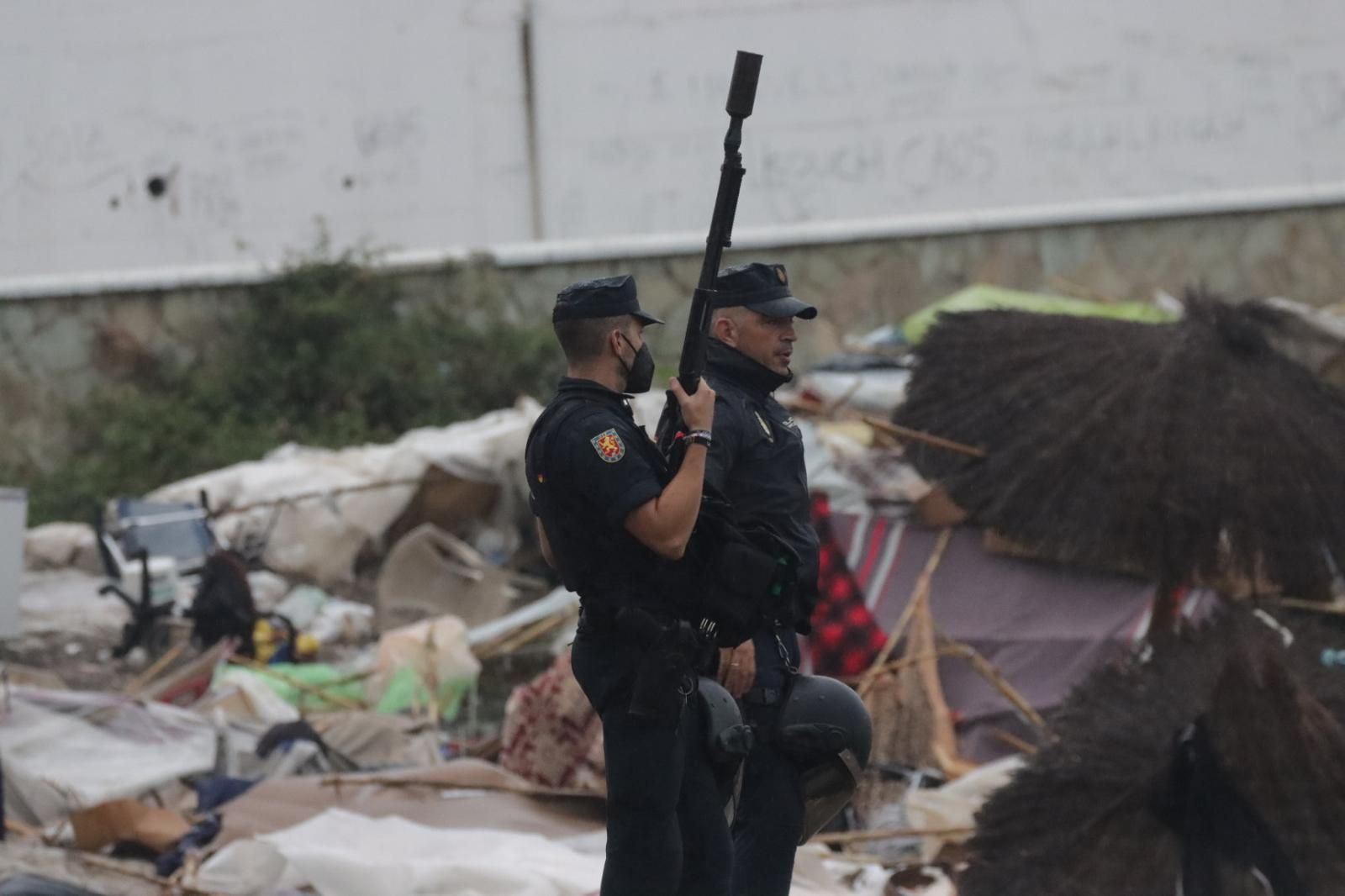 Benítez sigue bajo vigilancia mientras avanza una limpieza que dará paso al vallado