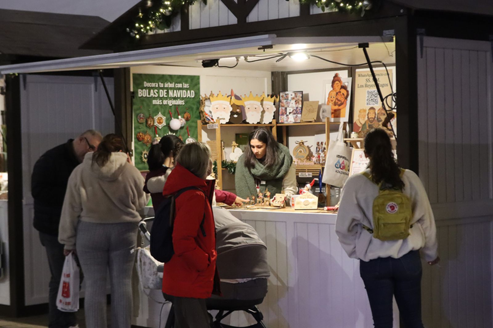 FOTOGALERÍA | Polvoroná infantil y mercadillo en la plaza Nelson Mandela