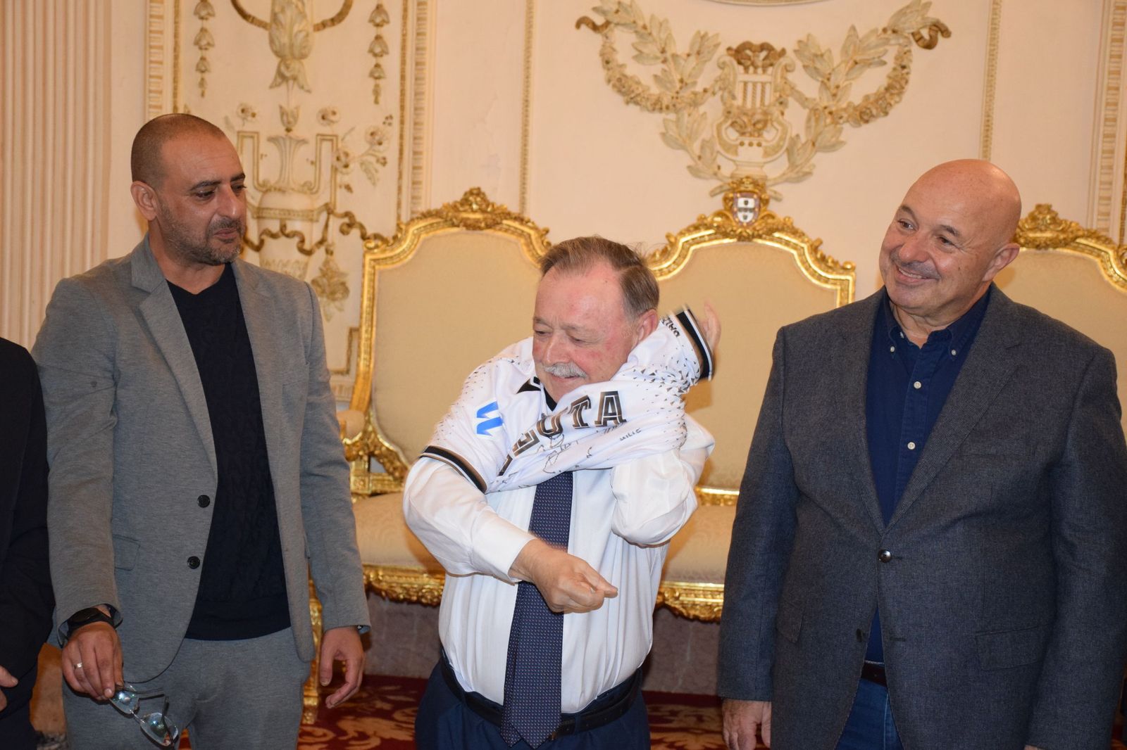 Vivas recibe al equipo Genuine de la AD Ceuta