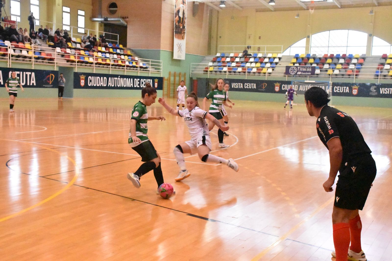 (4-4) AD Ceuta y Guadalcacin empatan en un vibrante partido