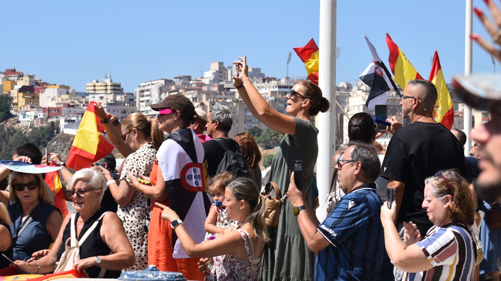 Ceutíes reciben a la Armada Solidaria