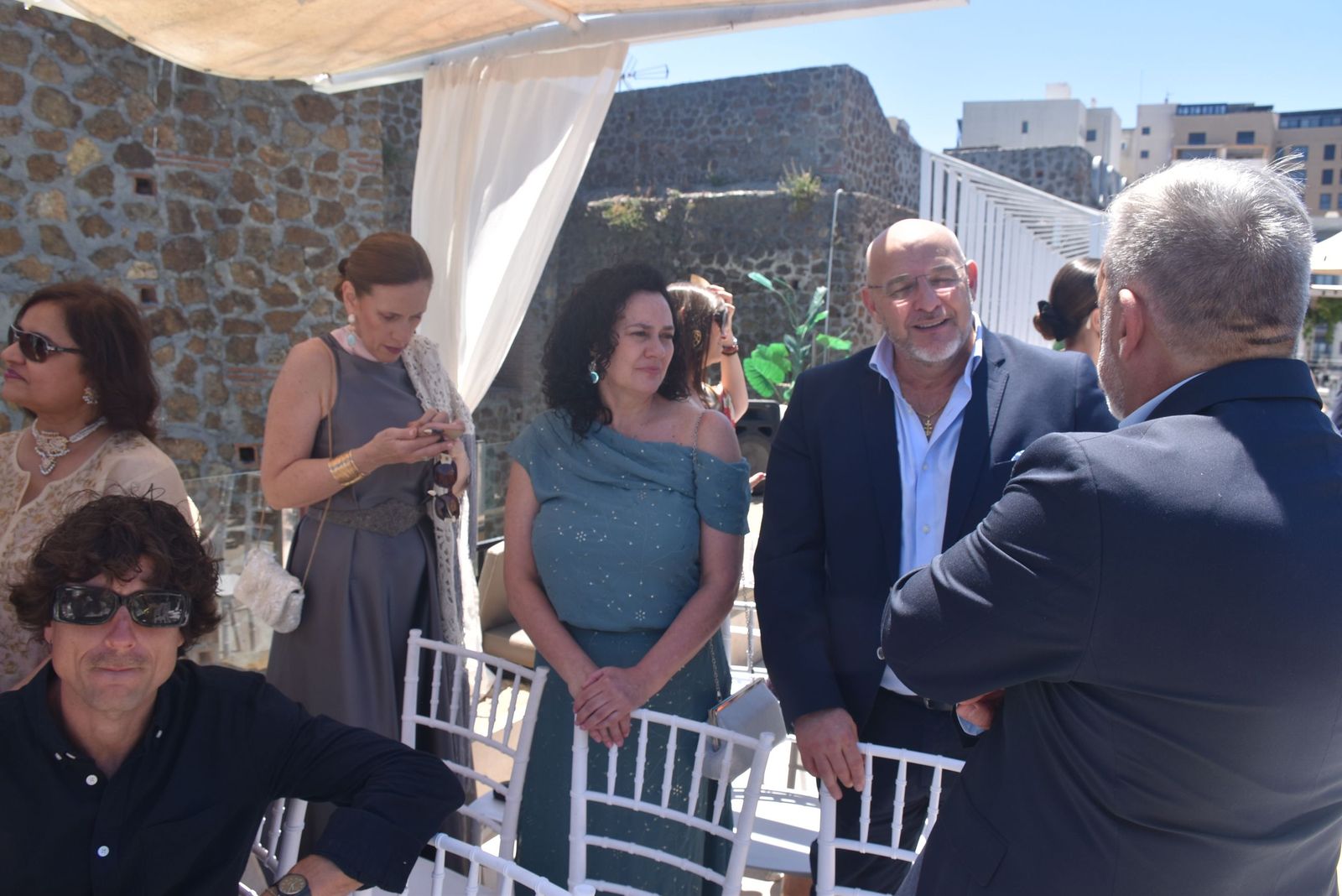 Direk y Rocío sellan su amor bajo el cielo de Ceuta