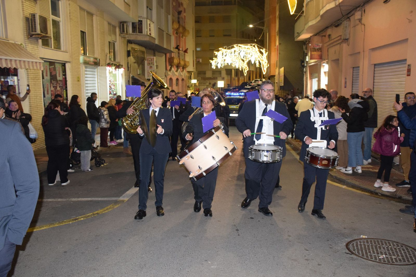 Los ceutíes se emocionan con la llegada de los Reyes Magos