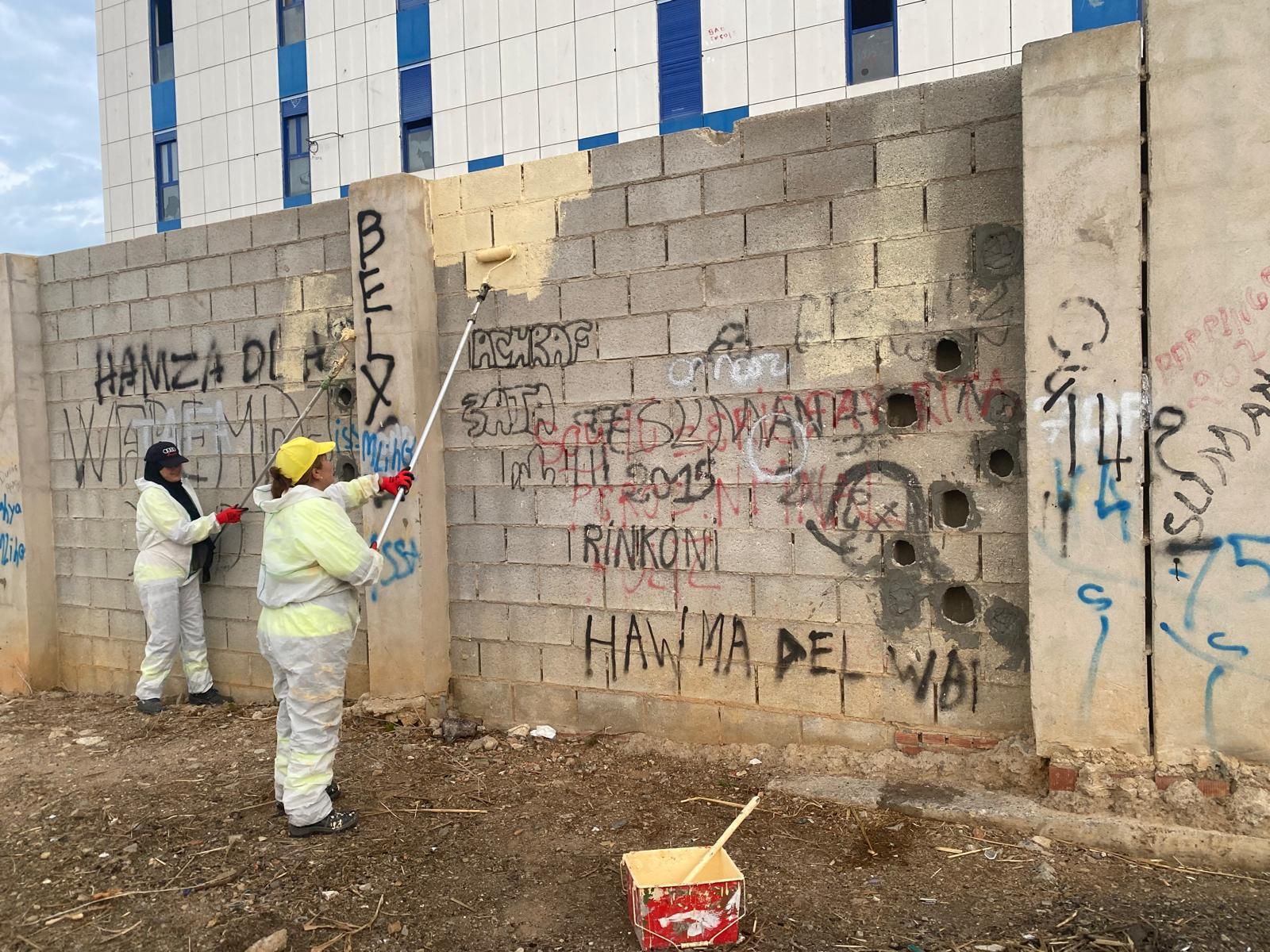 La Ciudad acomete trabajos de limpieza, desbroce y mantenimiento en distintas barriadas