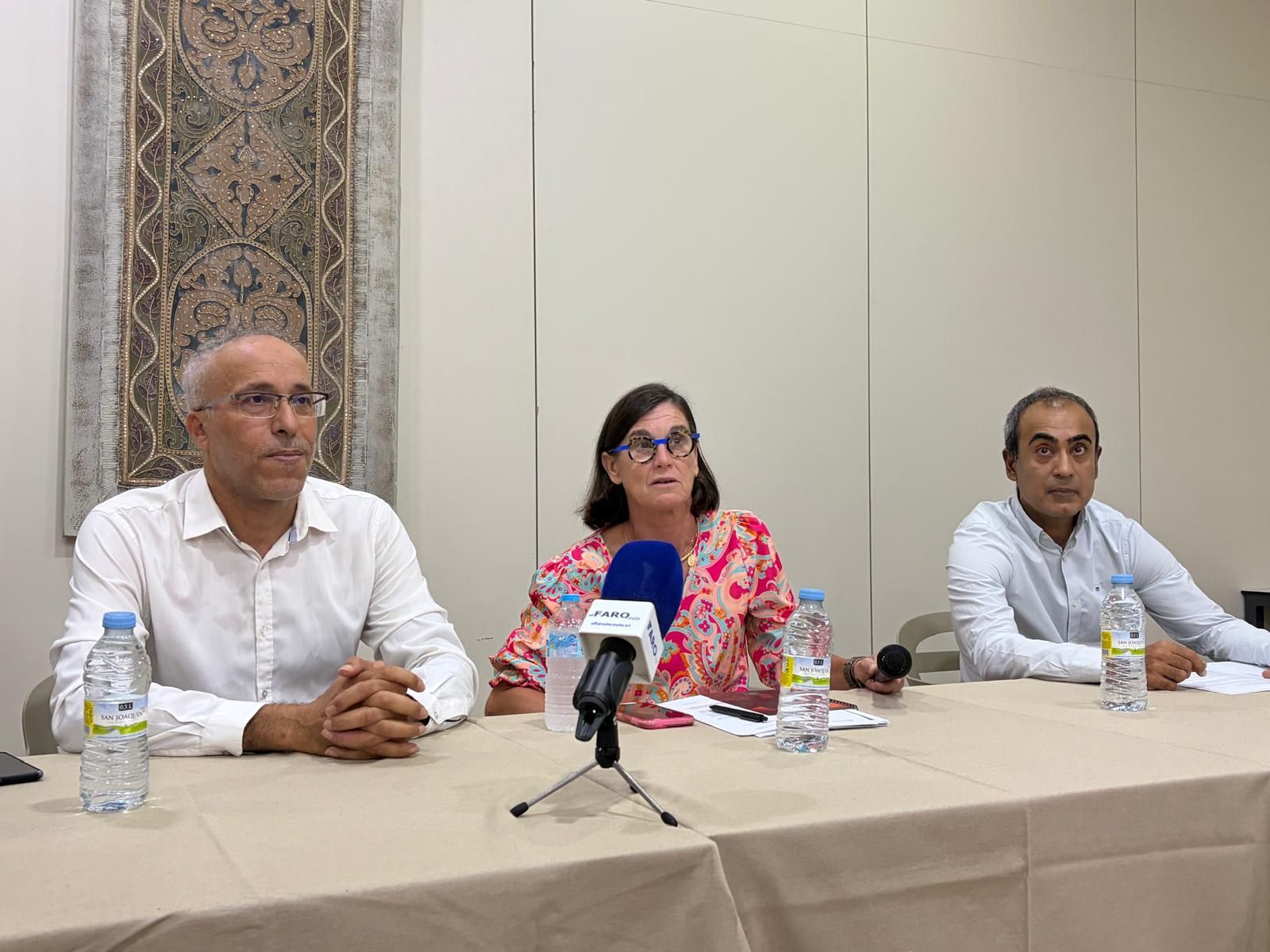 De izquierda a derecha: Abselam Abderrahaman Maate, Susana Román y Sonex Bhagwandas