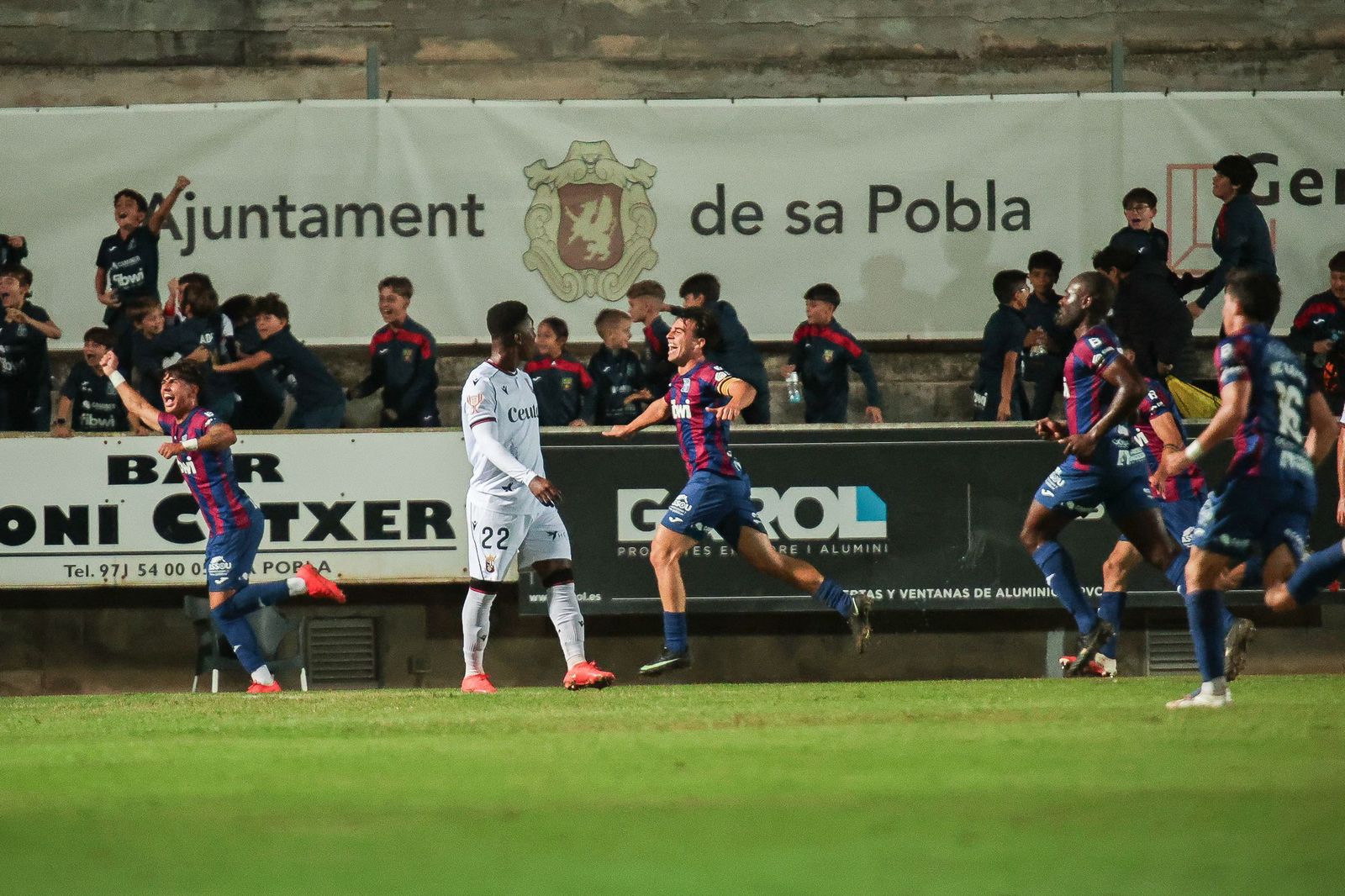 Victoria poco convicente del Ceuta ante el Poblense (1-2) para avanzar en Copa