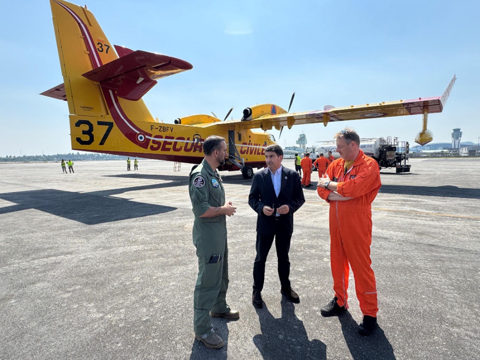 3230_gyt66-_xeaqmplm